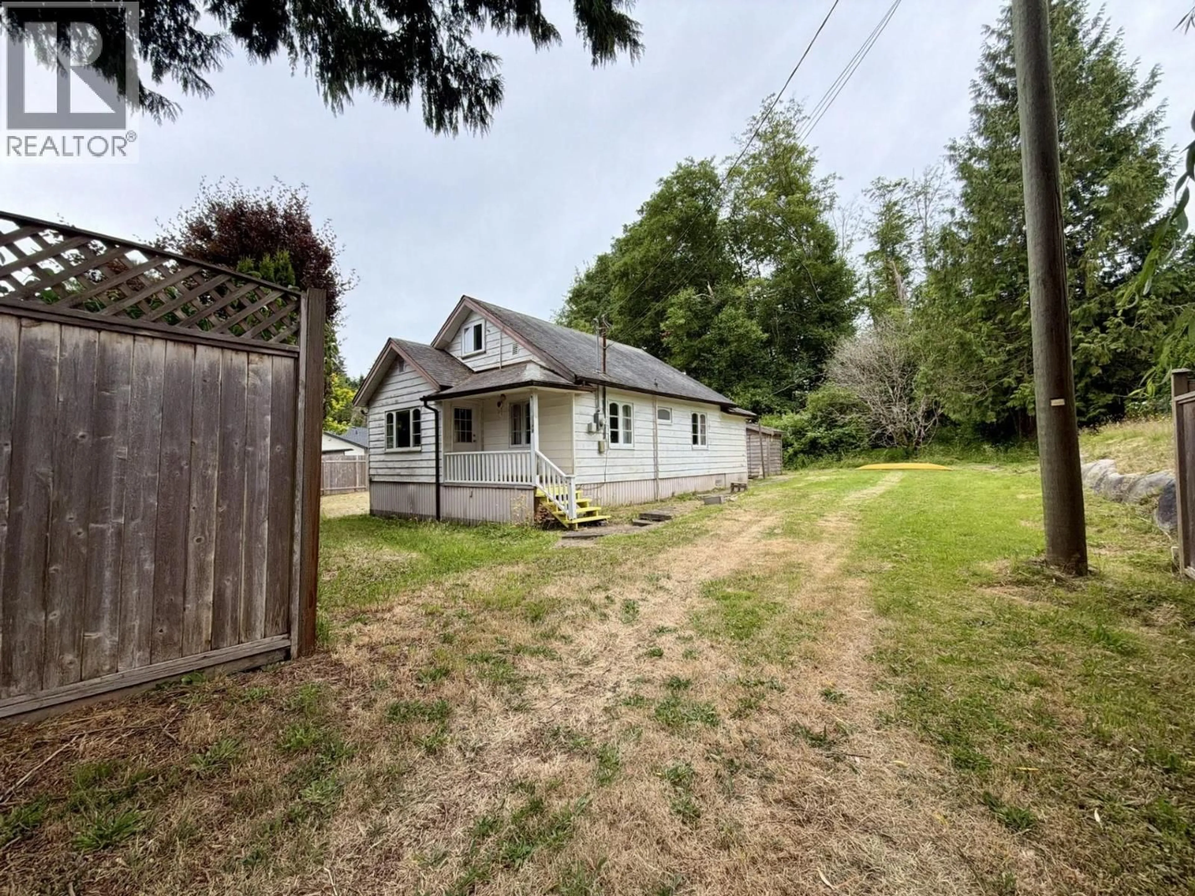 A pic from outside/outdoor area/front of a property/back of a property/a pic from drone, street for 667 DOUGALL ROAD, Gibsons British Columbia V0N1V8