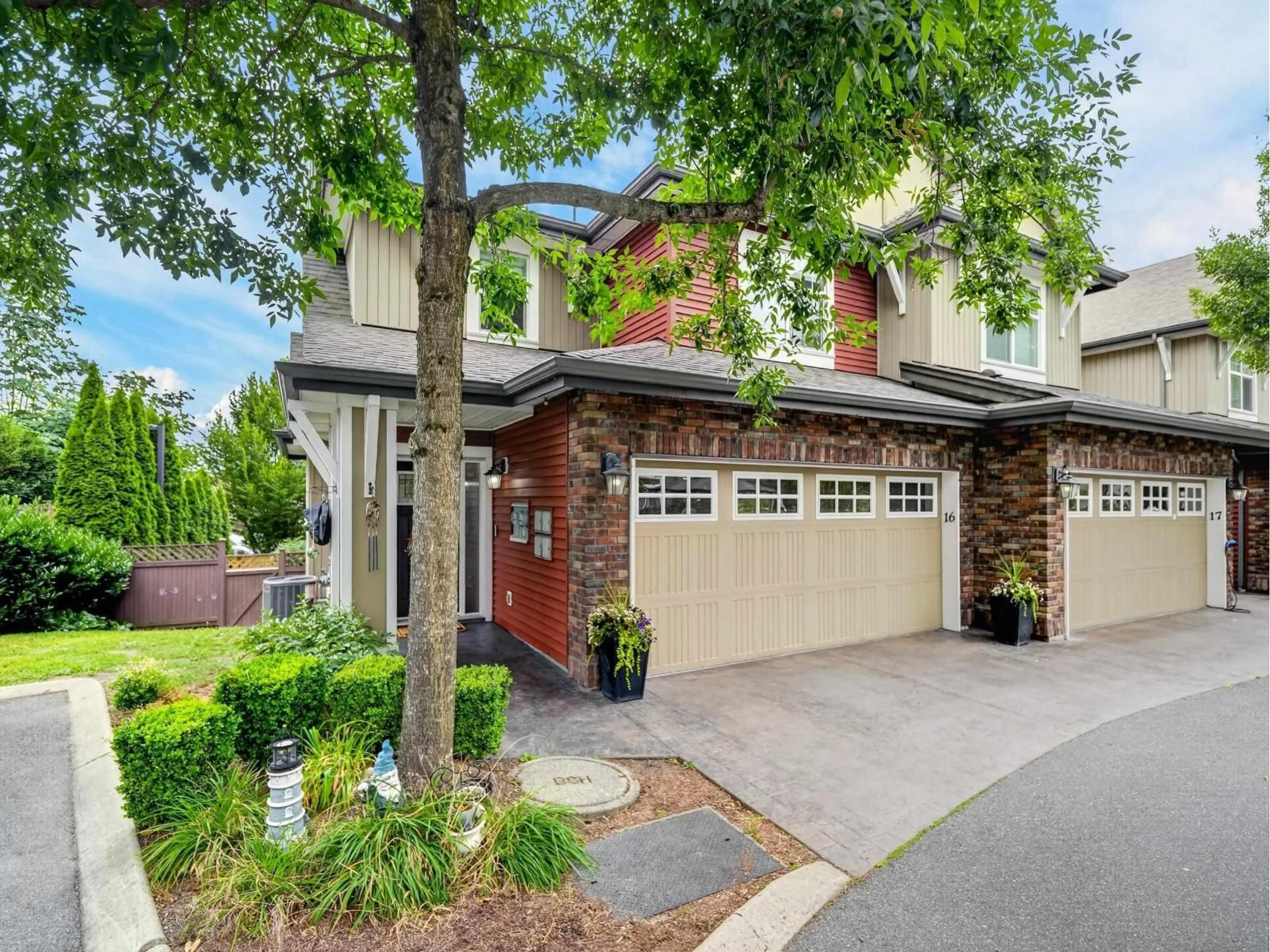 Home with brick exterior material, street for 16 - 45762 SAFFLOWER CRESCENT, Chilliwack British Columbia V2R0S4