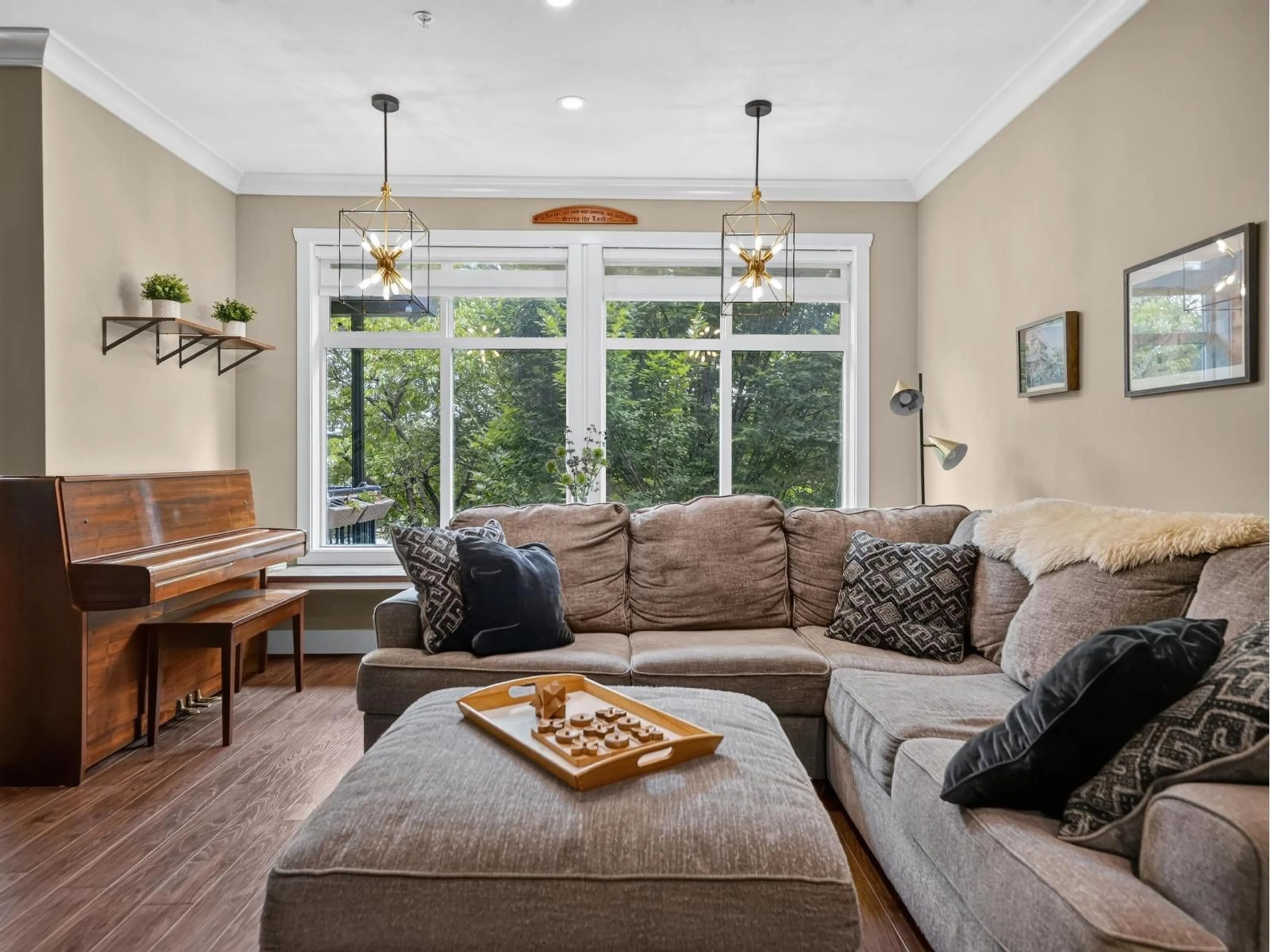 Living room with furniture, unknown for 16 - 45762 SAFFLOWER CRESCENT, Chilliwack British Columbia V2R0S4