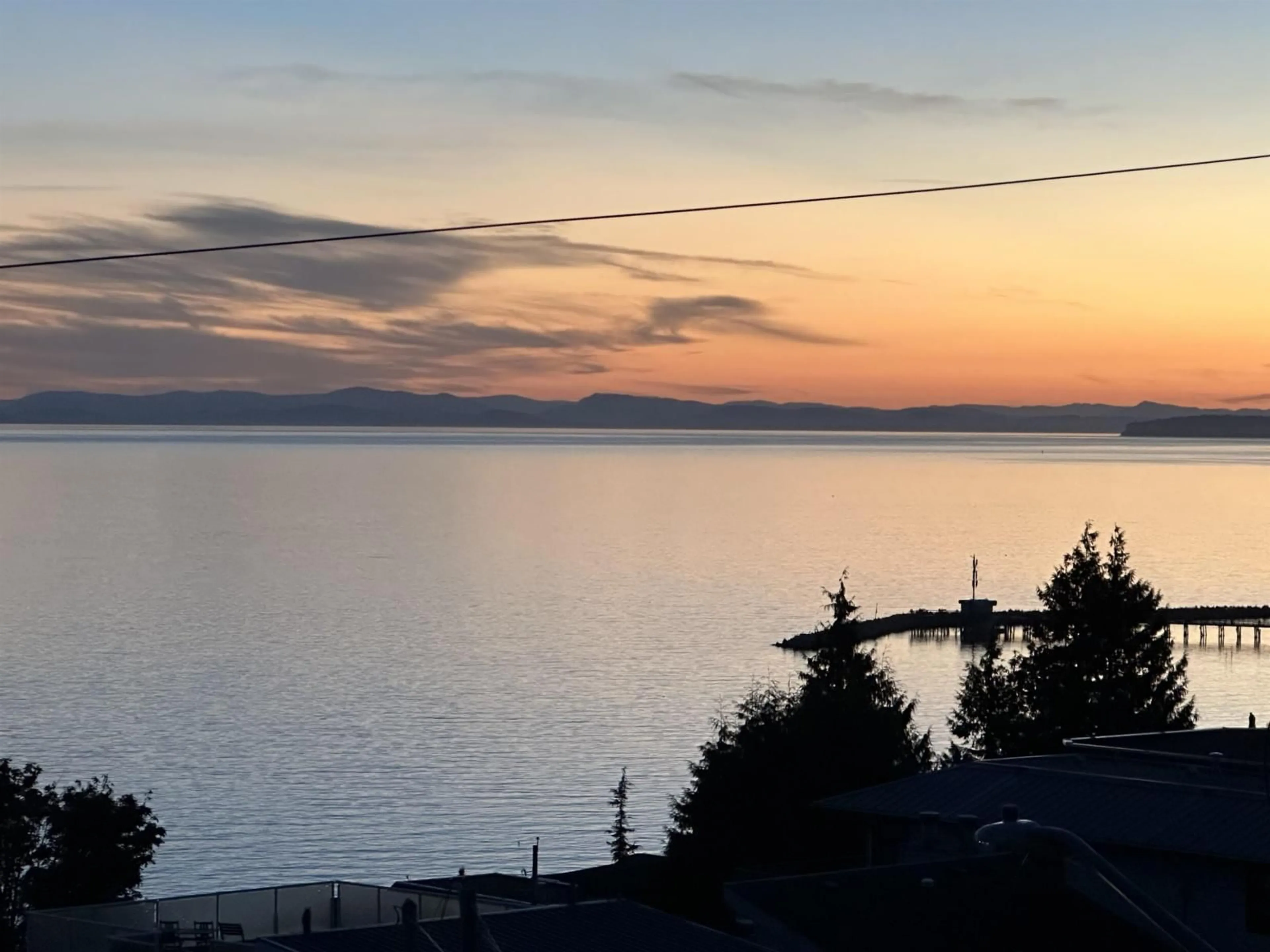 Unknown for 15477 COLUMBIA AVENUE, White Rock British Columbia V4B1K3