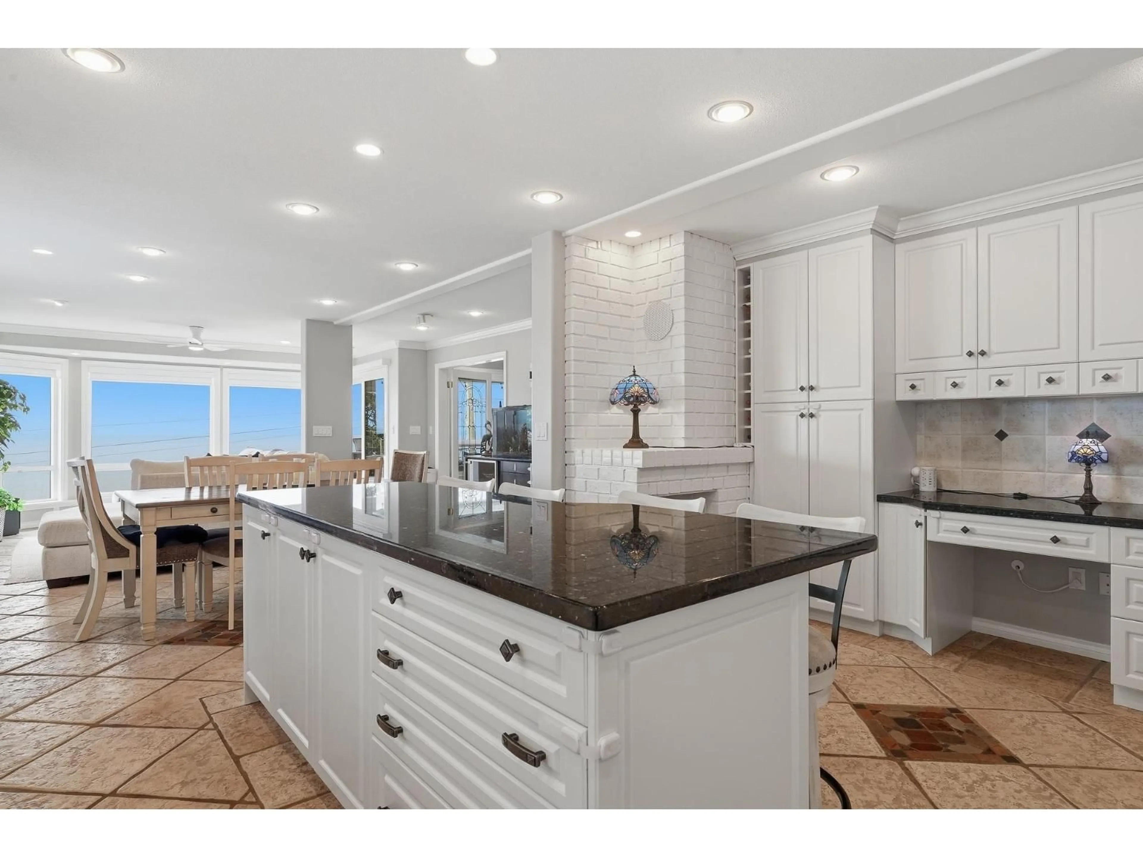 Open concept kitchen, ceramic/tile floor for 15477 COLUMBIA AVENUE, White Rock British Columbia V4B1K3