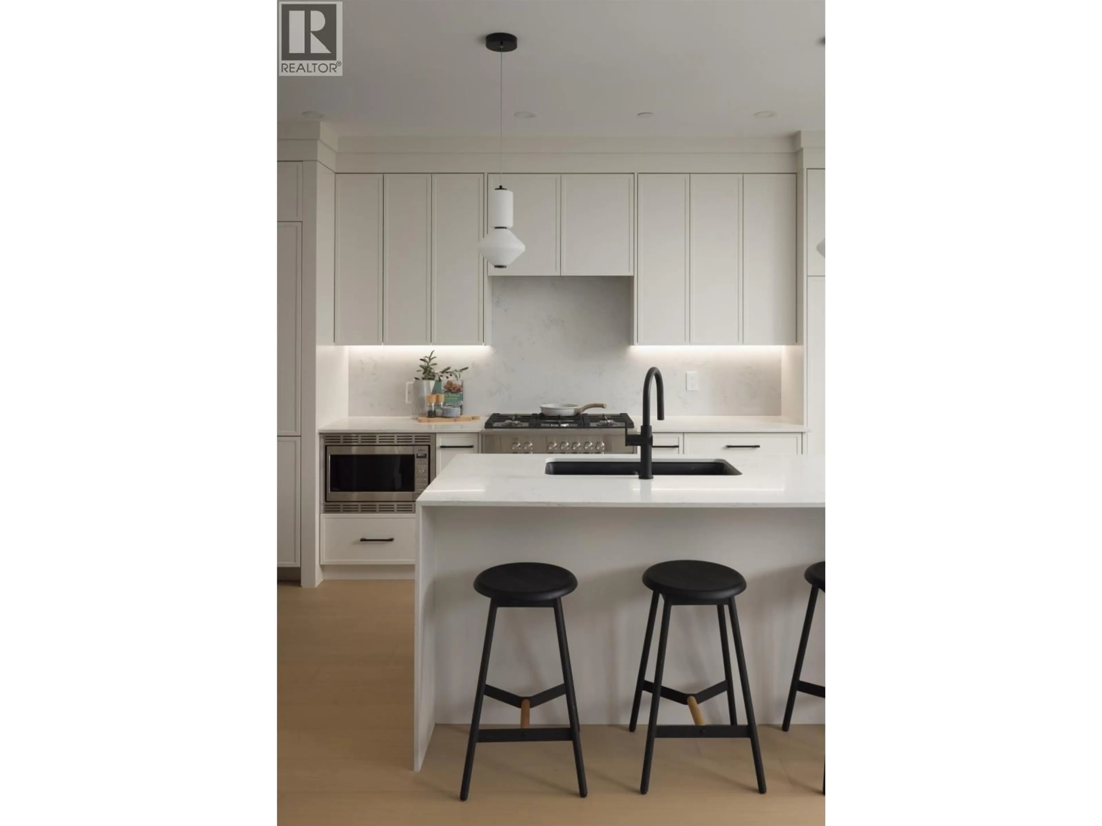 Contemporary kitchen, unknown for 4 - 419 23RD AVENUE, Vancouver British Columbia V5Y2H5
