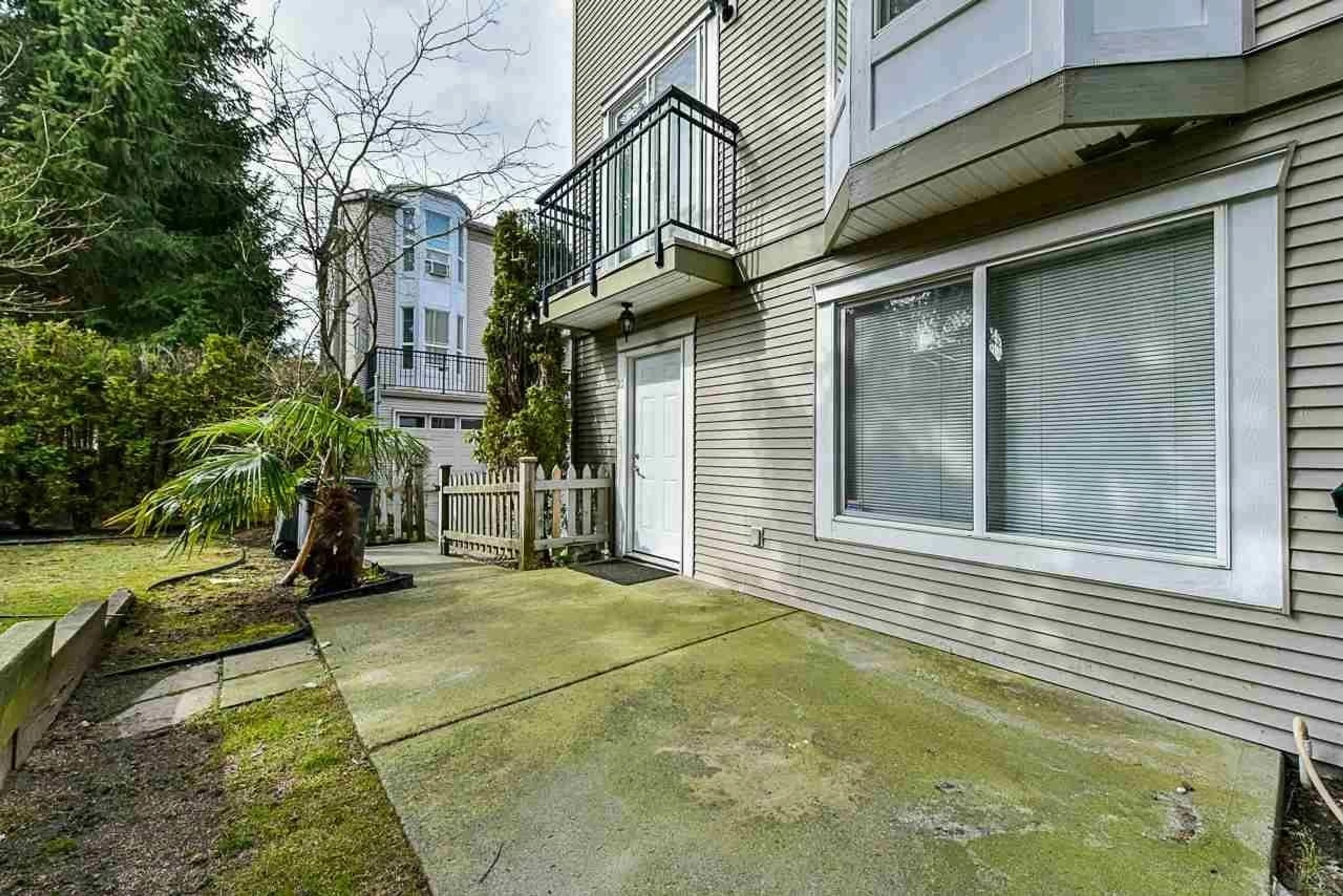 Patio, street for 23 - 9559 130A STREET, Surrey British Columbia V3V5N9