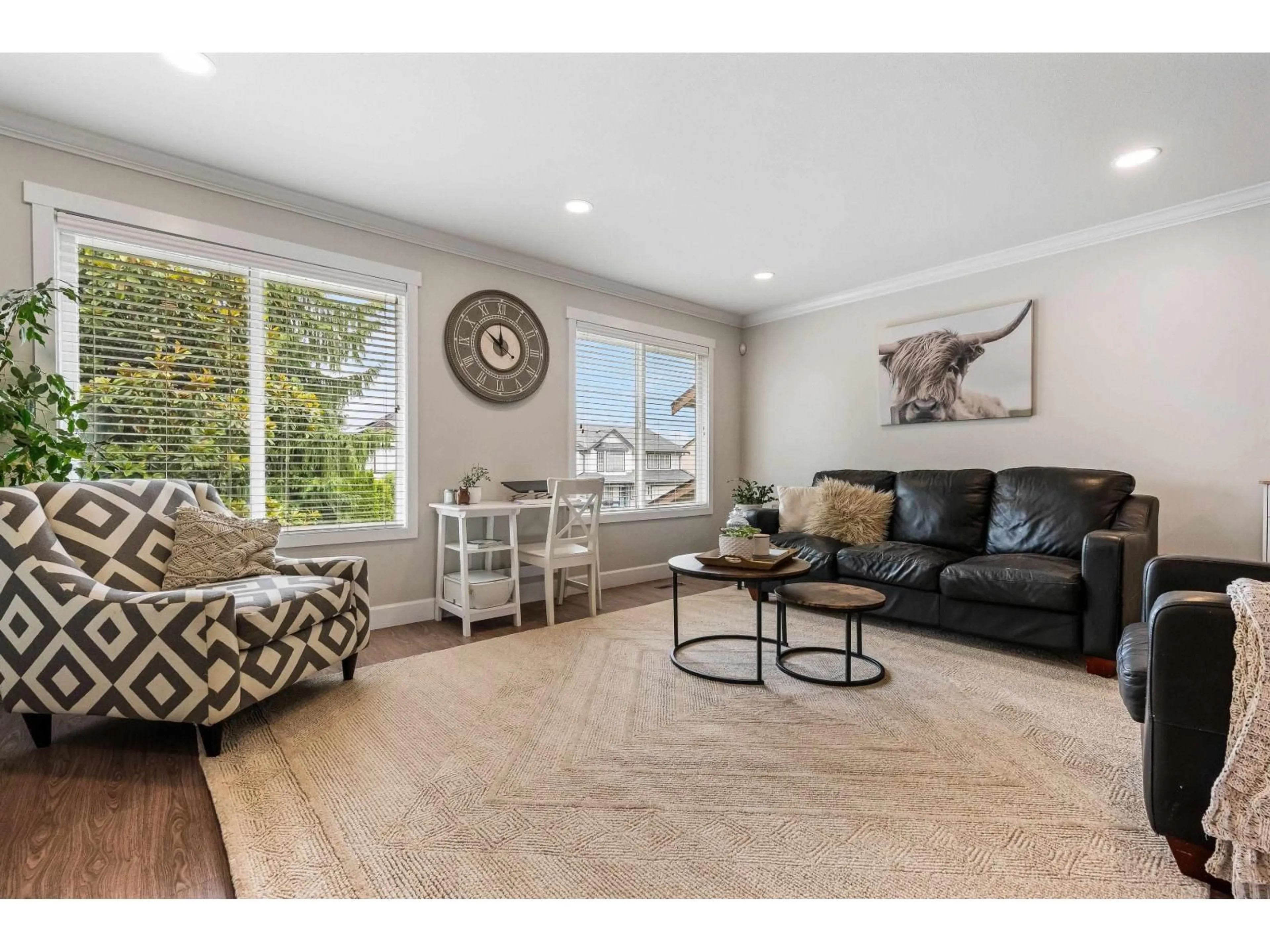 Living room with furniture, unknown for 46272 RANCHERO DRIVE, Chilliwack British Columbia V2R3Z6