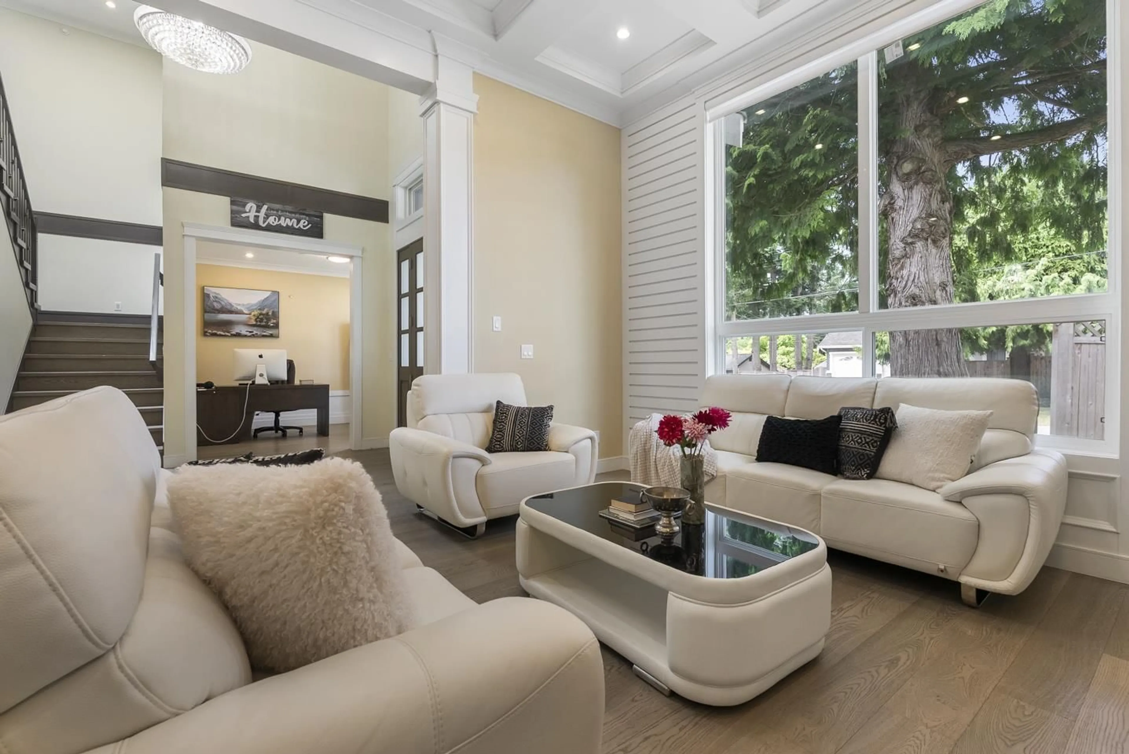 Living room with furniture, unknown for 1580 CHESTNUT STREET, Surrey British Columbia V4B3H2