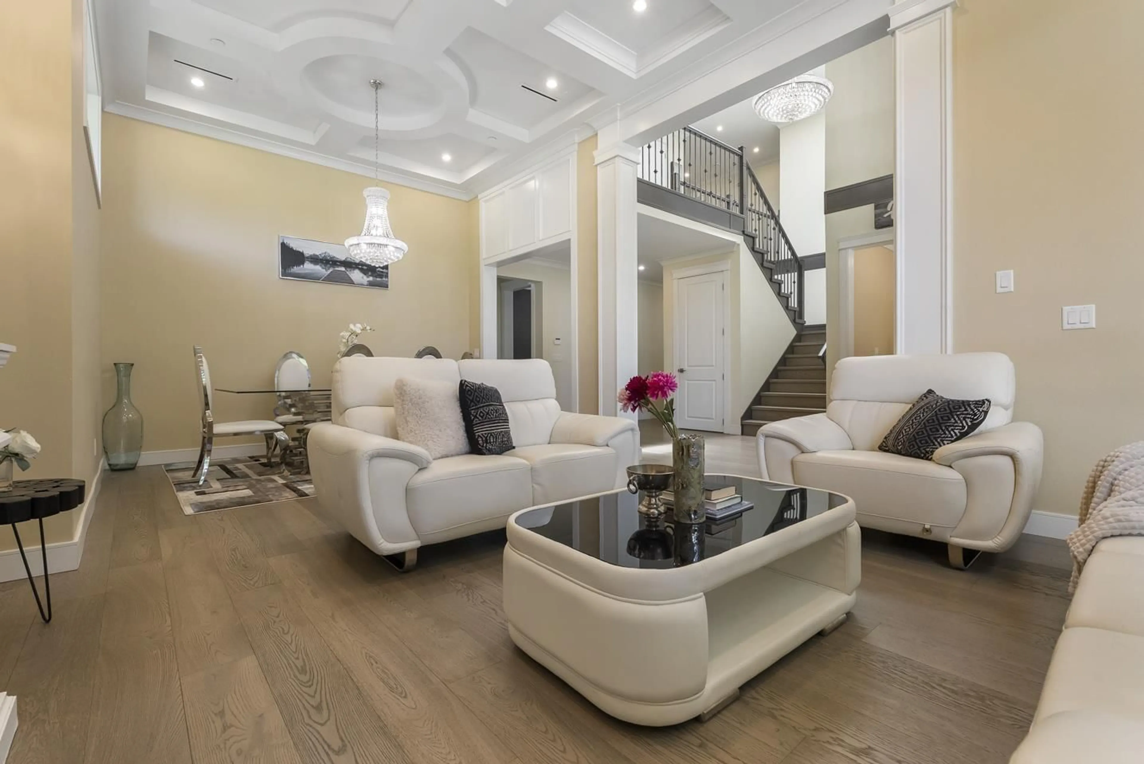 Living room with furniture, unknown for 1580 CHESTNUT STREET, Surrey British Columbia V4B3H2