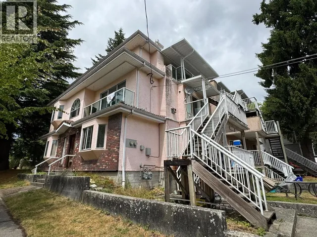 3 43RD AVENUE, Vancouver 3