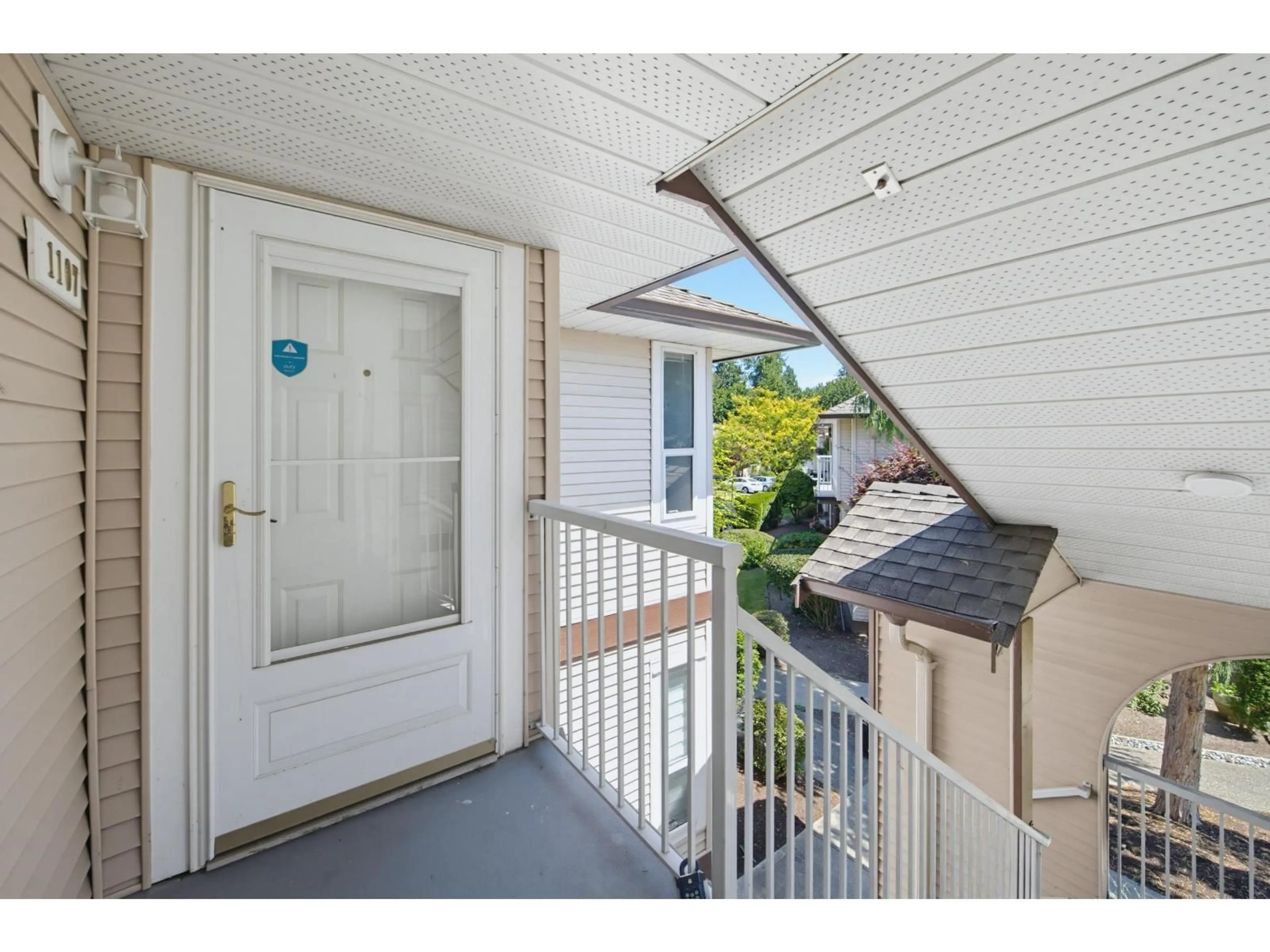 Indoor entryway for 1107 - 1750 MCKENZIE ROAD, Abbotsford British Columbia V2S3Z3