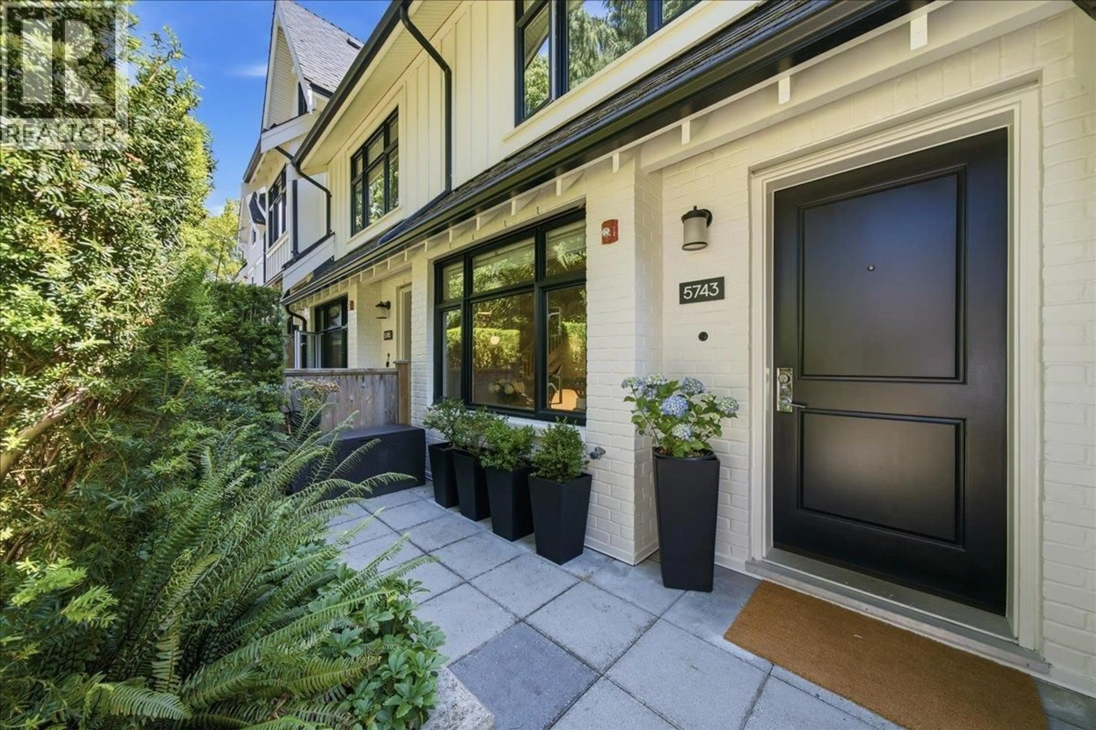 Unknown for 5743 ST GEORGE STREET, Vancouver British Columbia V5W2Y4