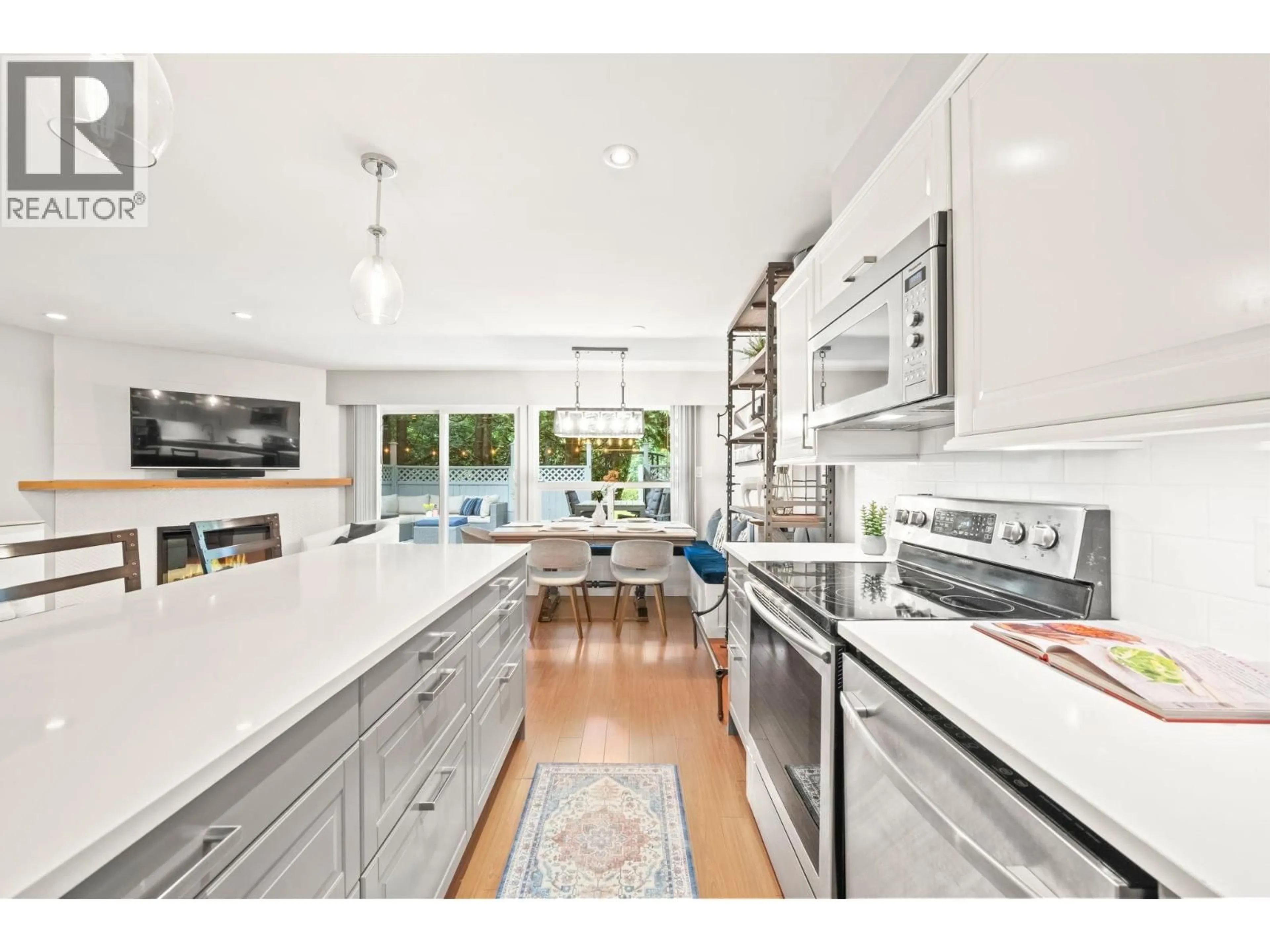 Open concept kitchen, unknown for 2 - 9151 FOREST GROVE DRIVE, Burnaby British Columbia V5A3Z5