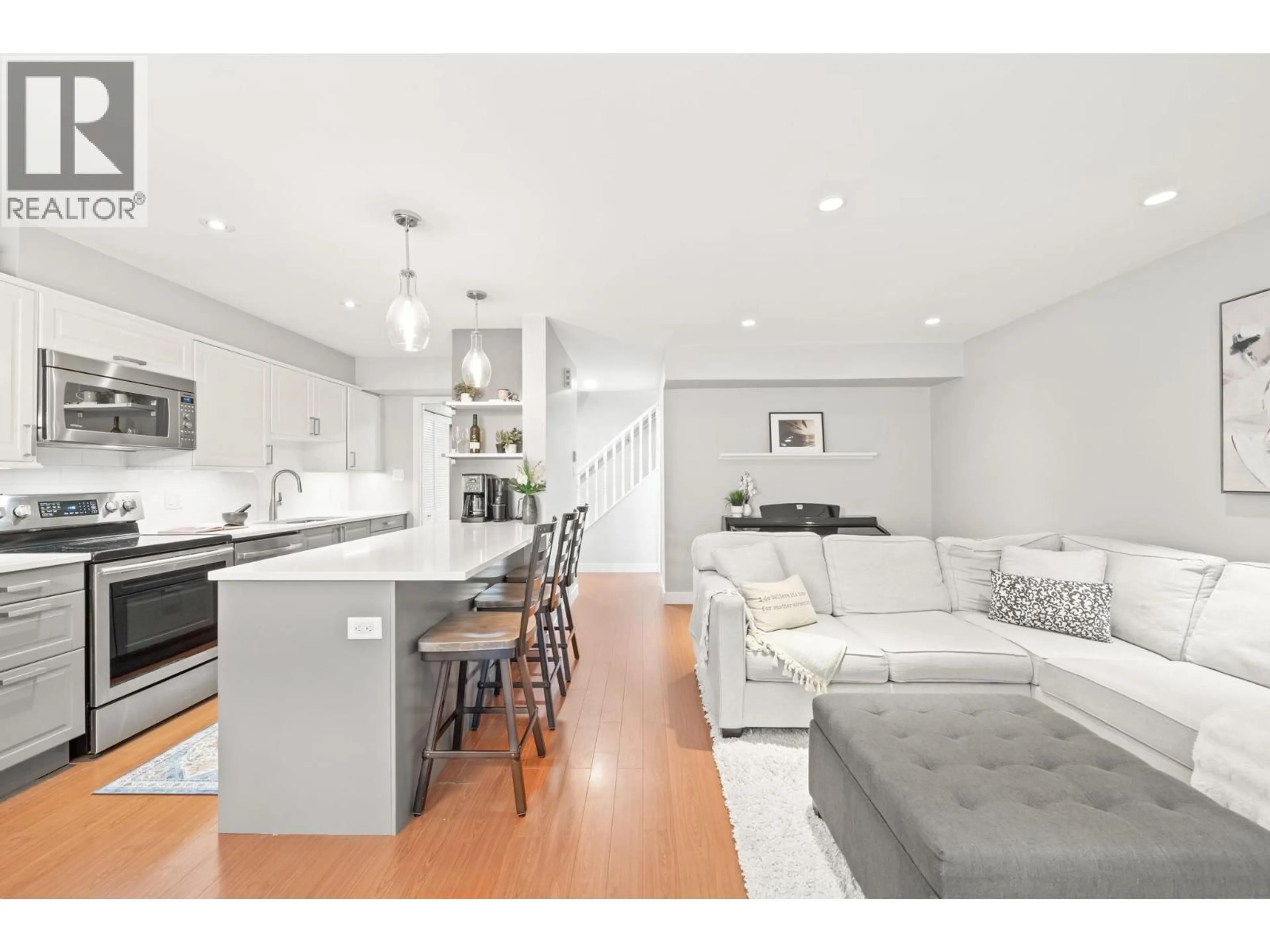 Open concept kitchen, unknown for 2 - 9151 FOREST GROVE DRIVE, Burnaby British Columbia V5A3Z5