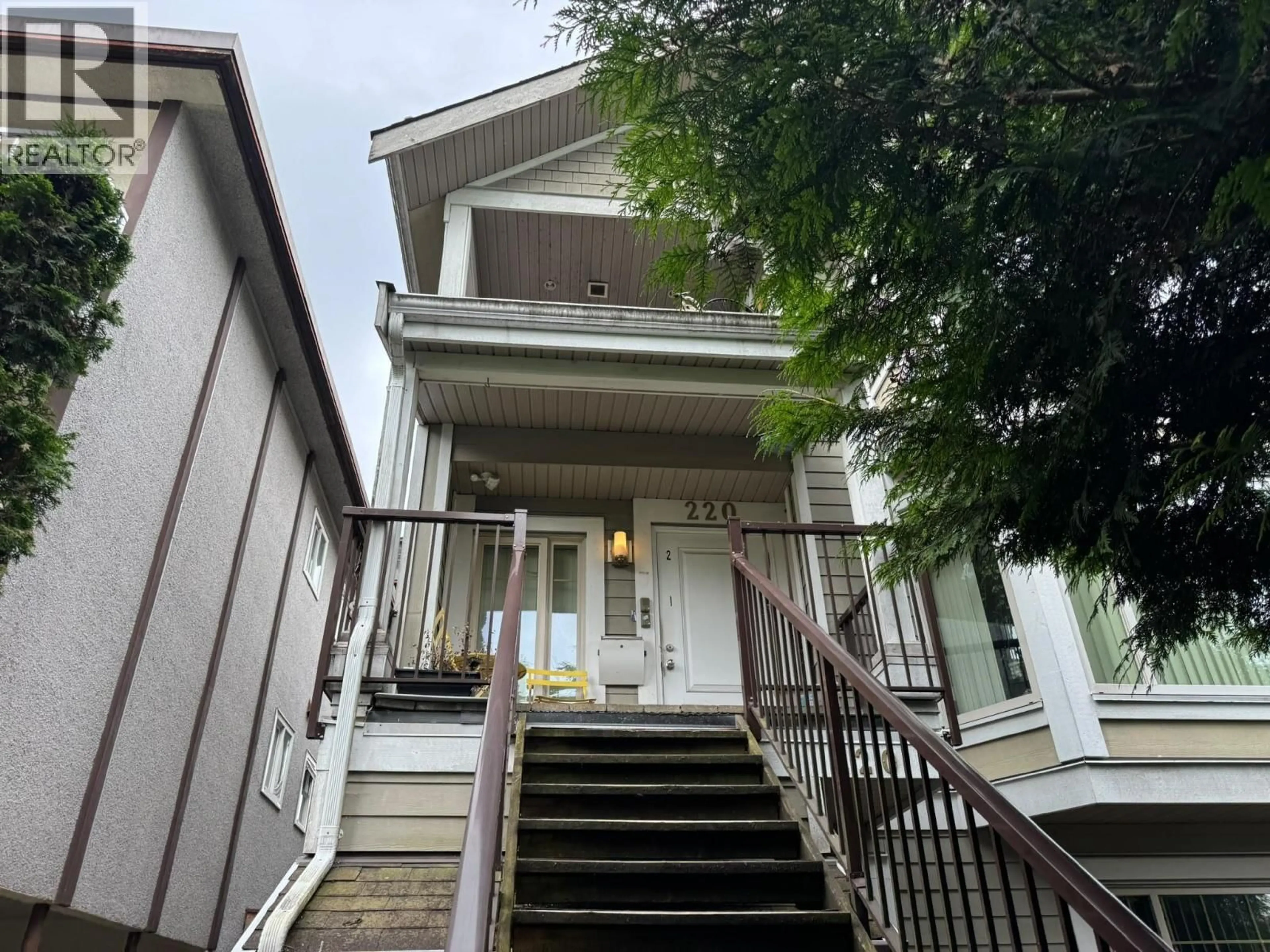 Unknown for 220 15TH AVENUE, Vancouver British Columbia V5T2P9