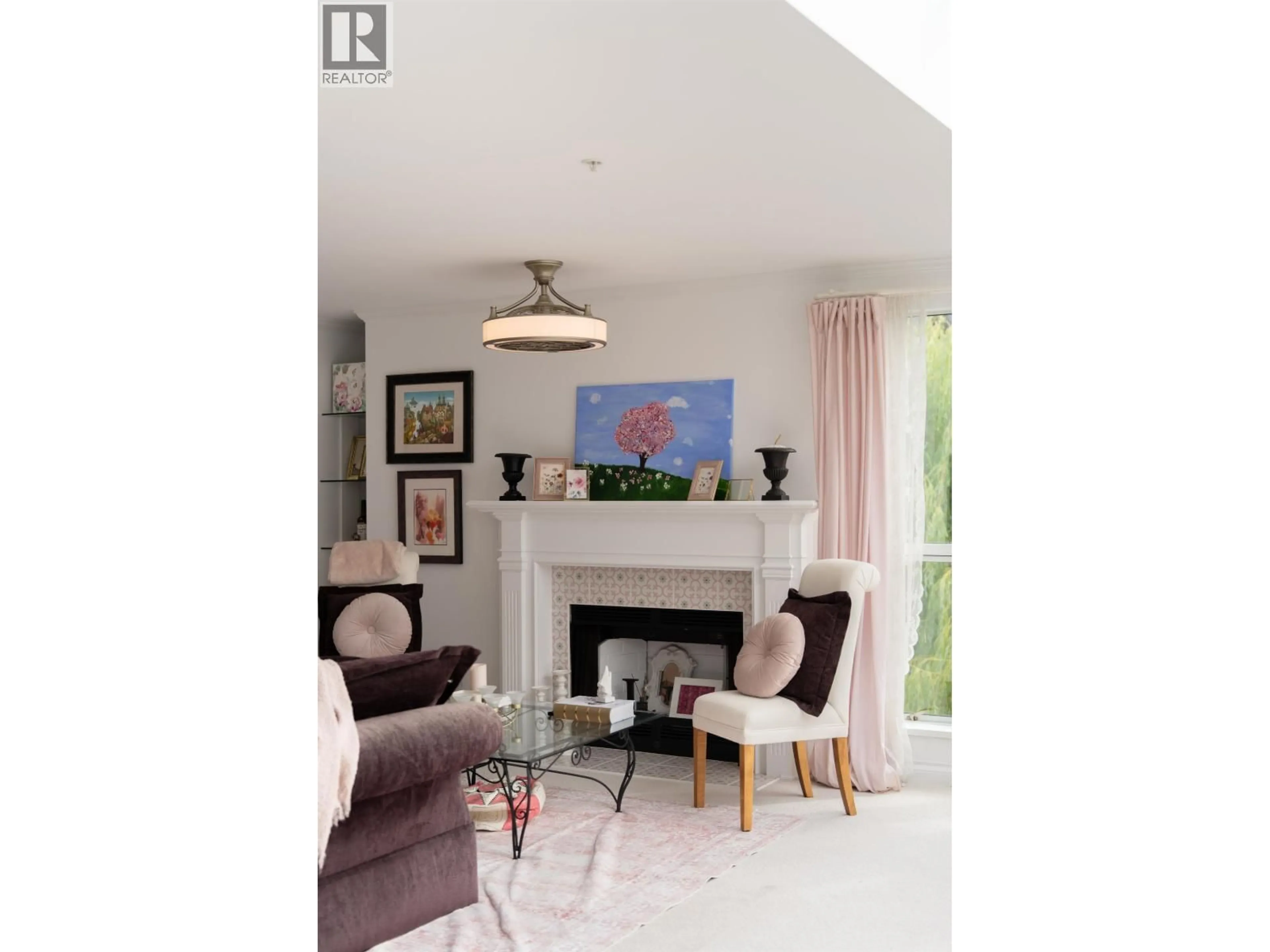 Living room with furniture, unknown for 405 - 1502 ISLAND PARK WALK, Vancouver British Columbia V6H3Z8