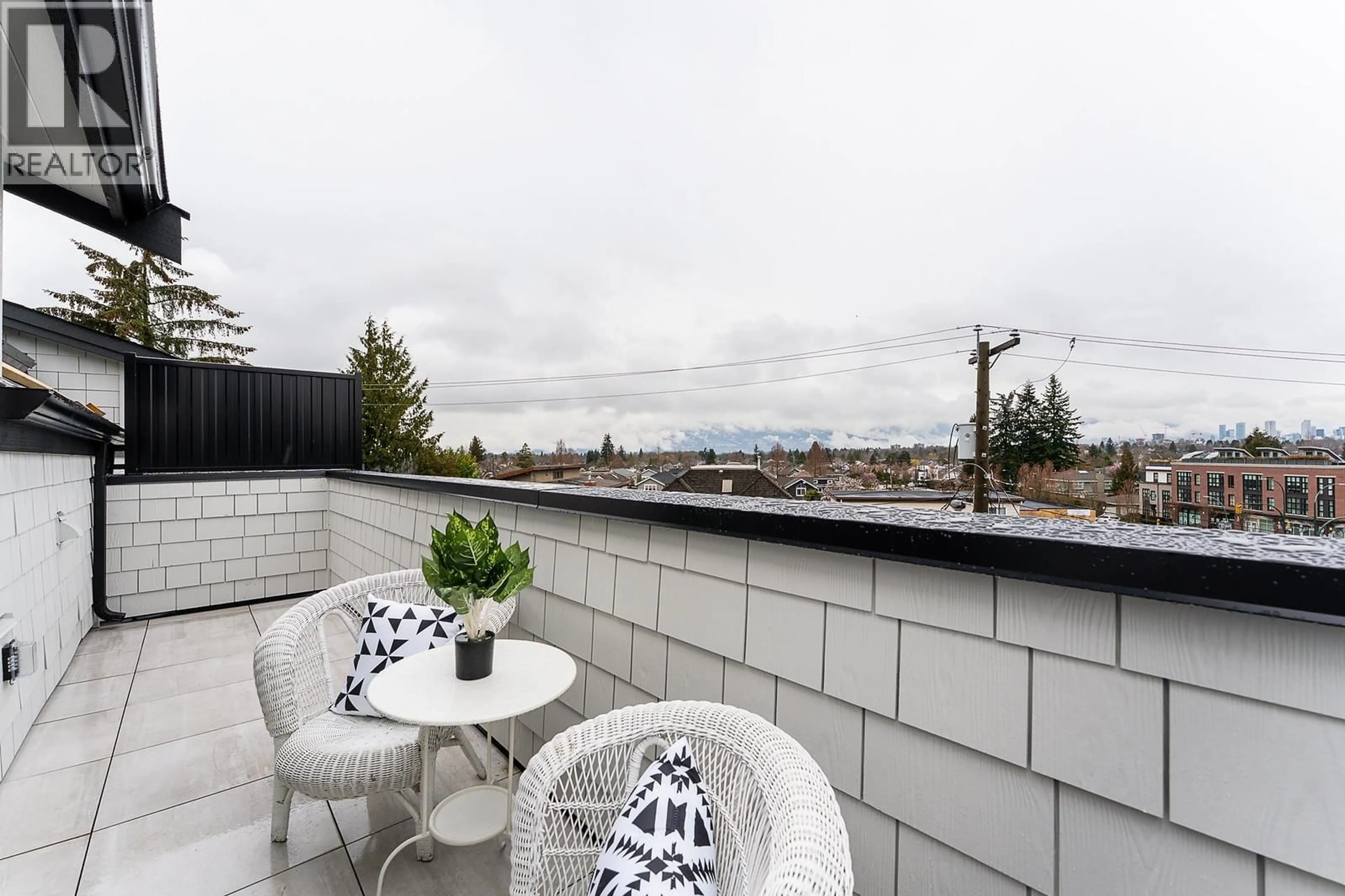 Patio, mountain view for 1 - 2837 OLIVER CRESCENT, Vancouver British Columbia V6K1M1