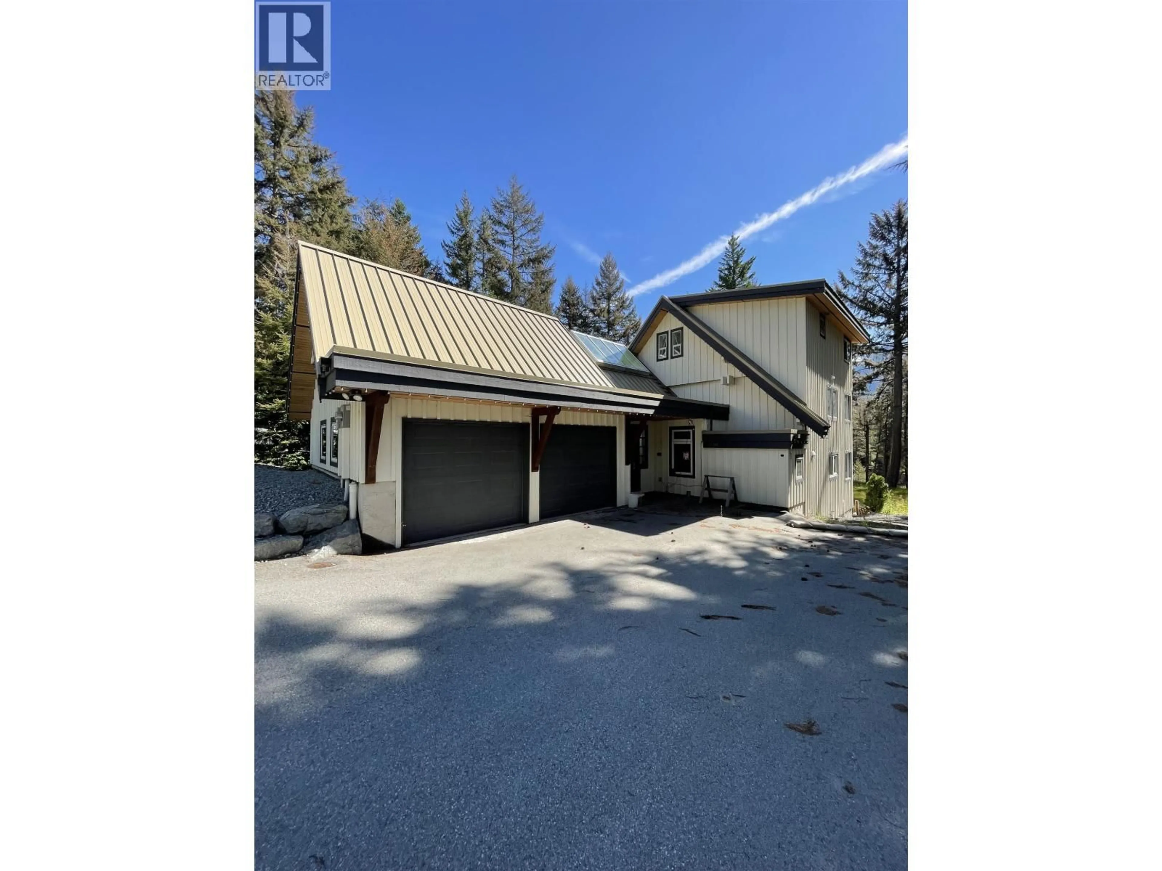 A pic from outside/outdoor area/front of a property/back of a property/a pic from drone, unknown for 9199 EMERALD DRIVE, Whistler British Columbia V8E0G5