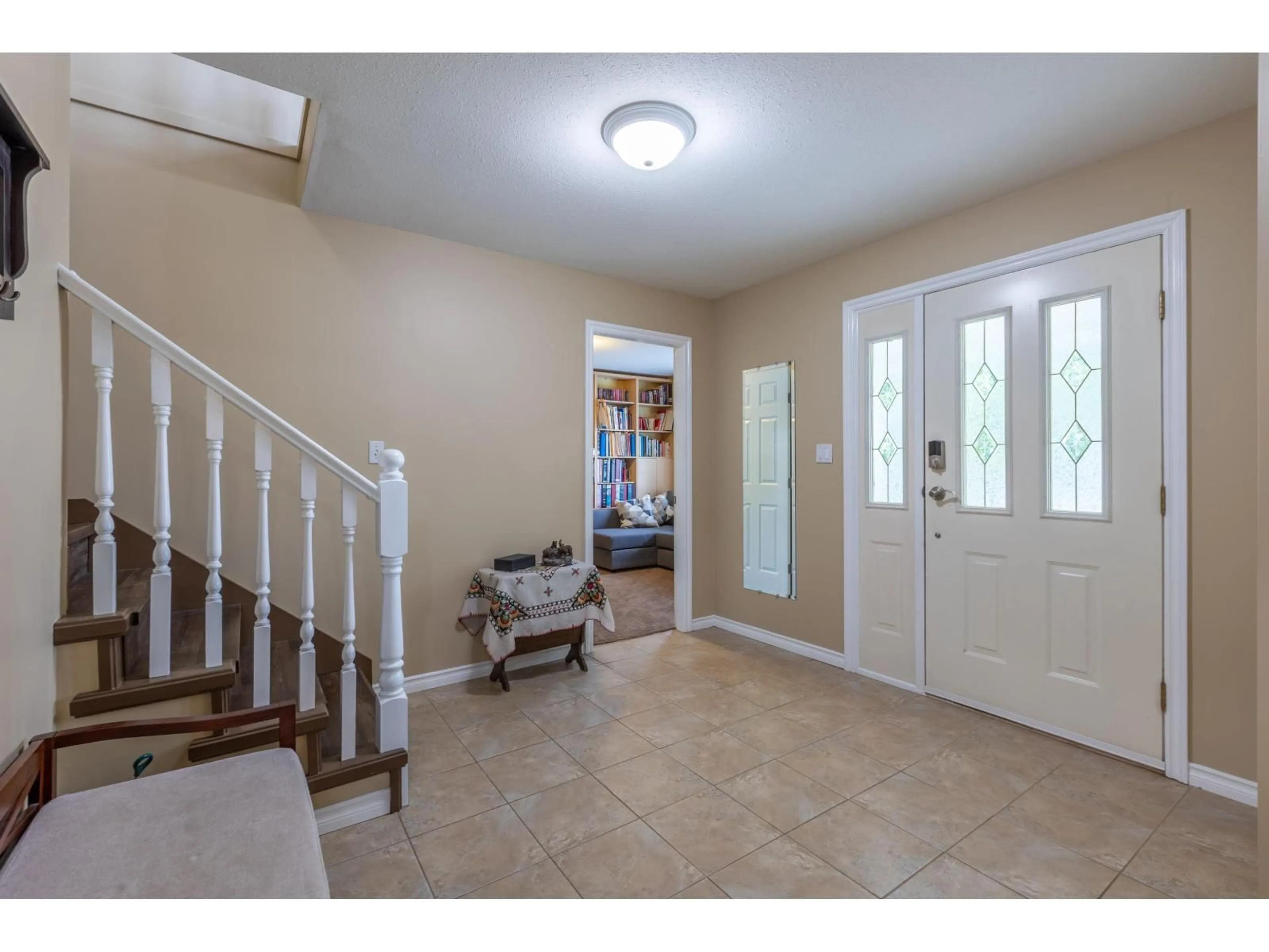 Indoor entryway for 34908 MILLAR CRESCENT, Abbotsford British Columbia V2S7K5