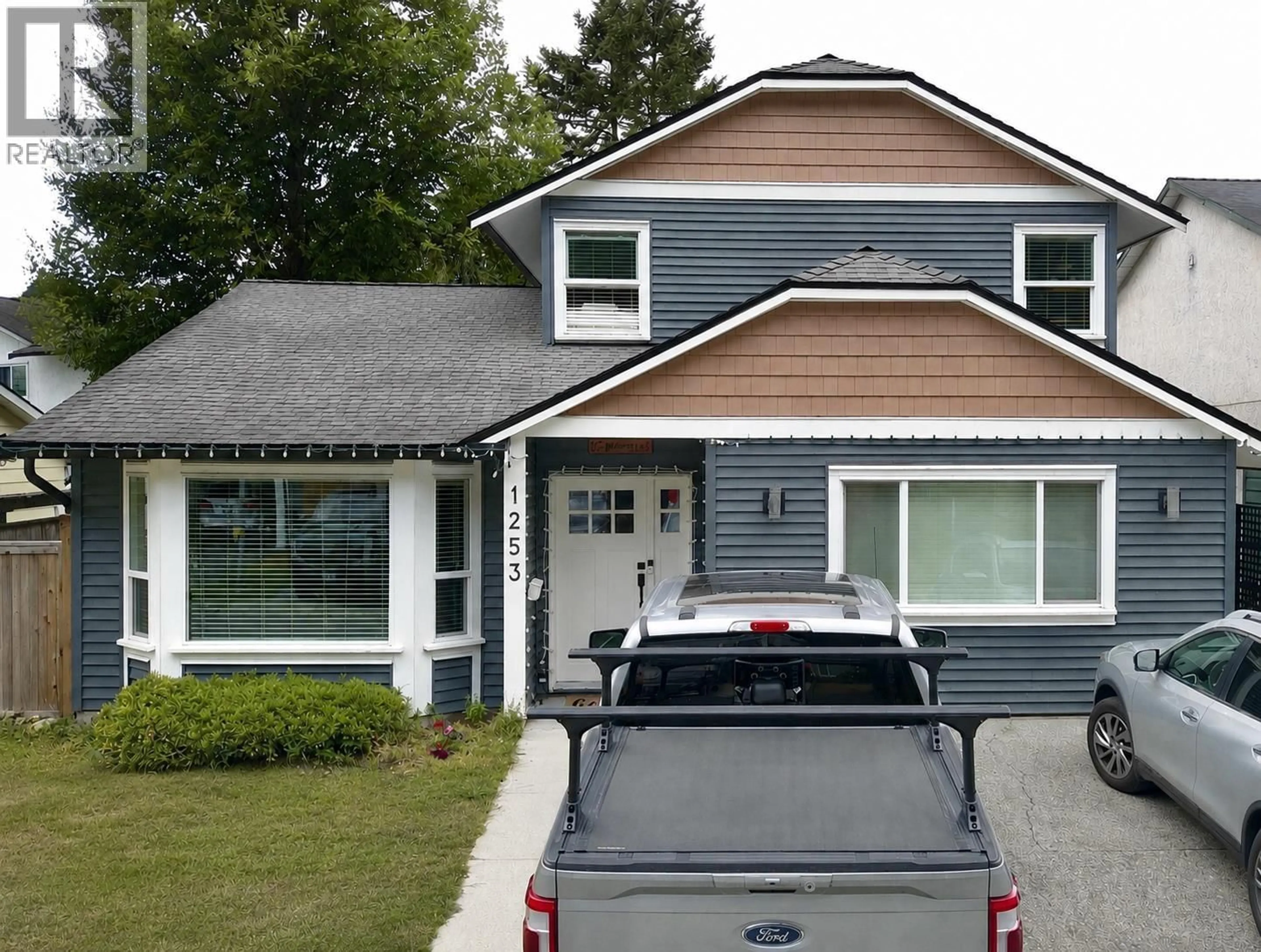 Home with vinyl exterior material, street for 1253 BLUFF DRIVE, Coquitlam British Columbia V3E1L6