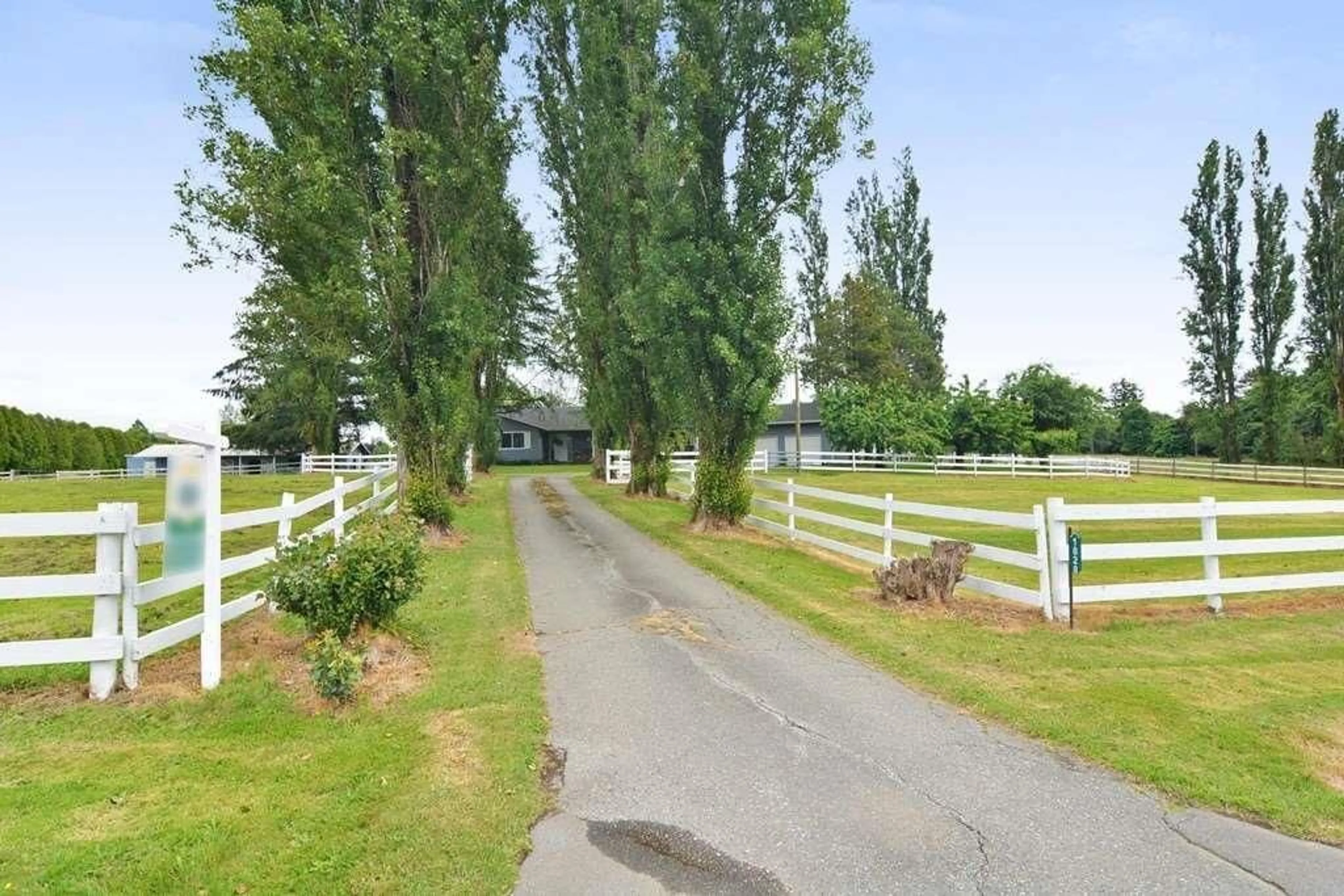 A pic from outside/outdoor area/front of a property/back of a property/a pic from drone, street for 1828 248 STREET, Langley British Columbia V4W2C3