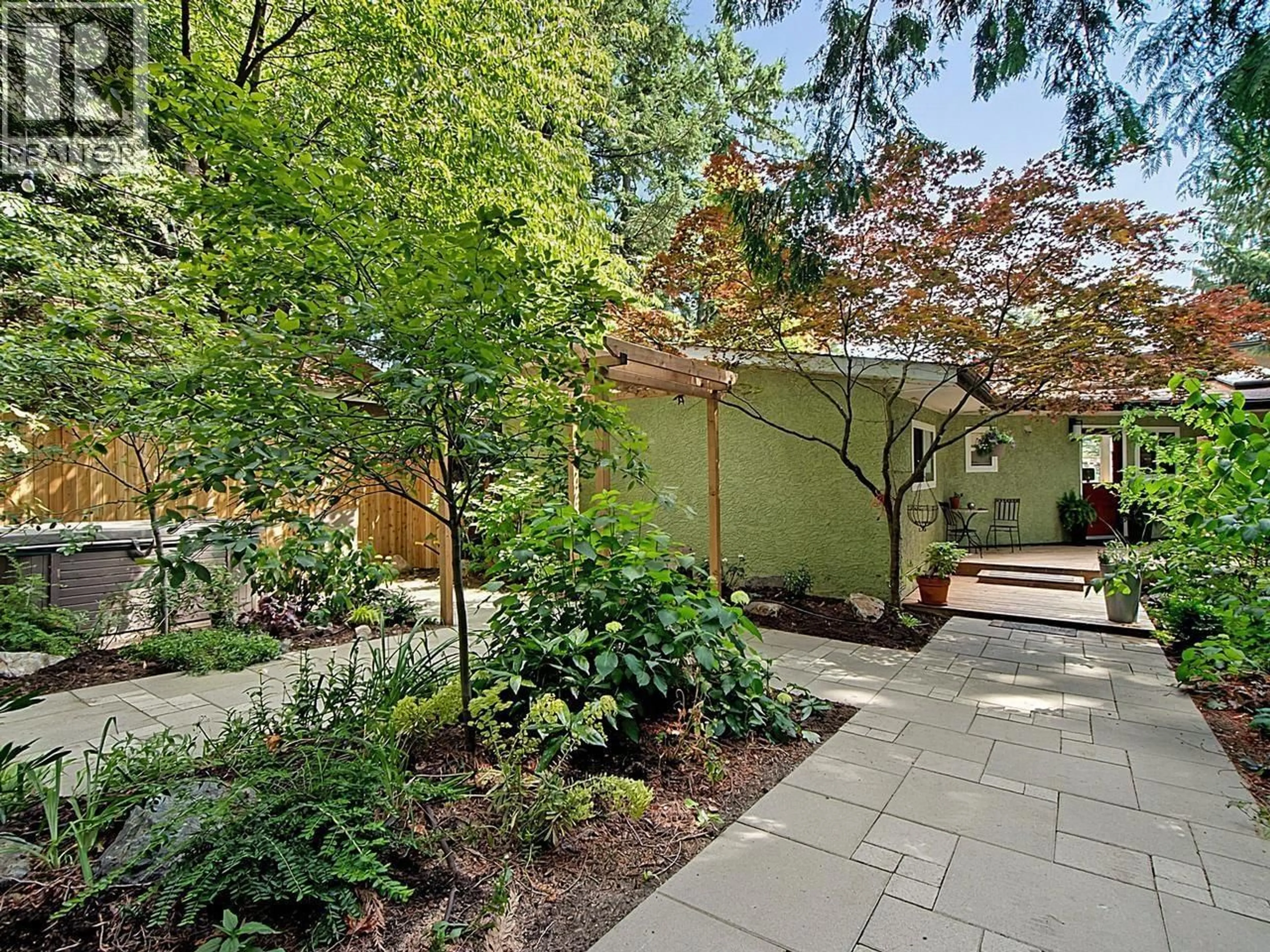 Patio, street for 1211 MILLER ROAD, Bowen Island British Columbia V0N1G1