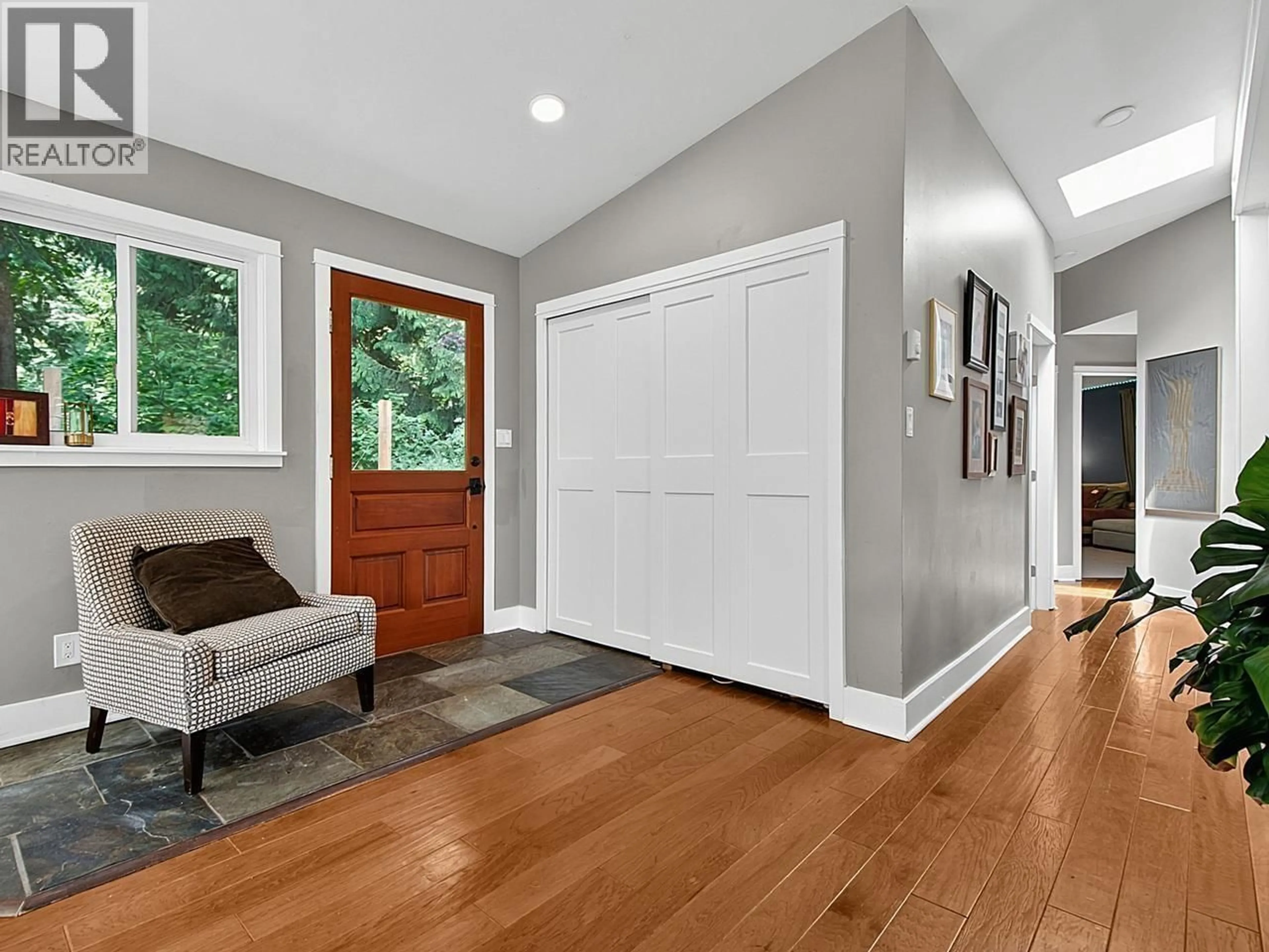 Indoor entryway for 1211 MILLER ROAD, Bowen Island British Columbia V0N1G1