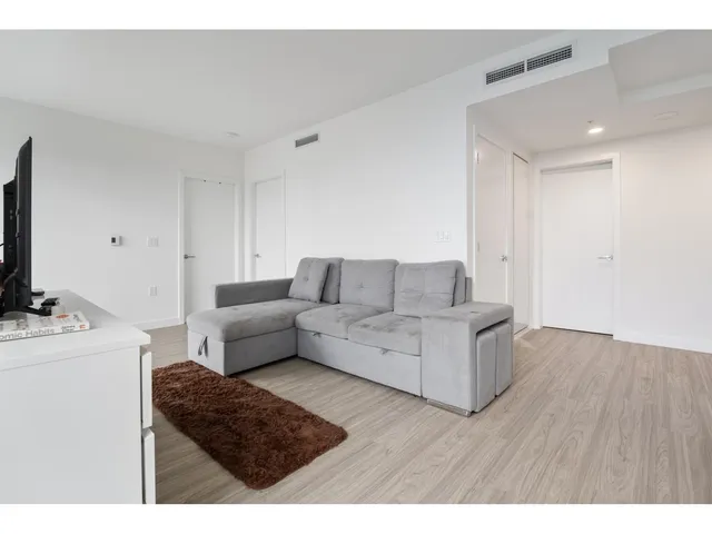 1605 - 13675 107A AVENUE, Surrey 5