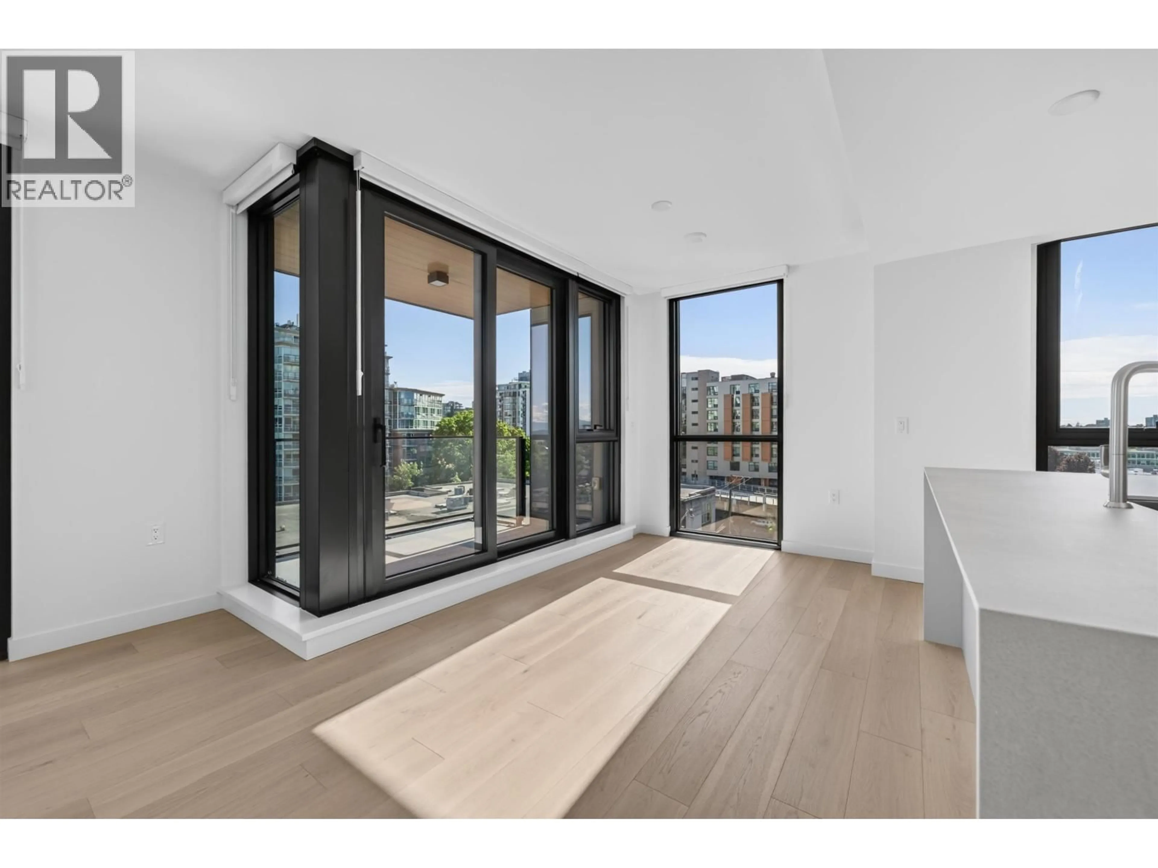 Indoor entryway for 801 - 1530 6TH AVENUE, Vancouver British Columbia V6J0J9