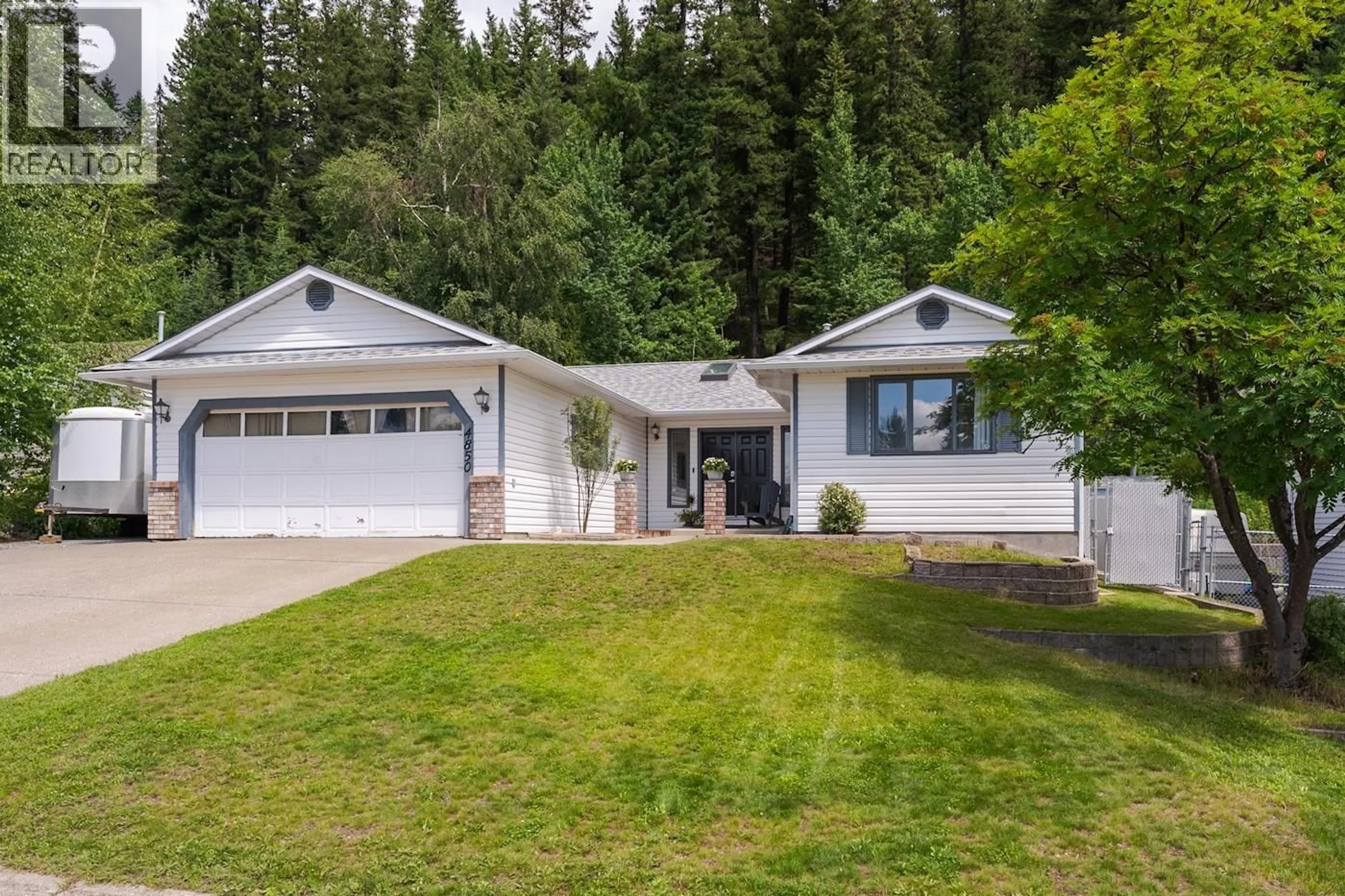 Home with vinyl exterior material, unknown for 4850 NORTH MEADOW ROAD, Prince George British Columbia V2K4E6
