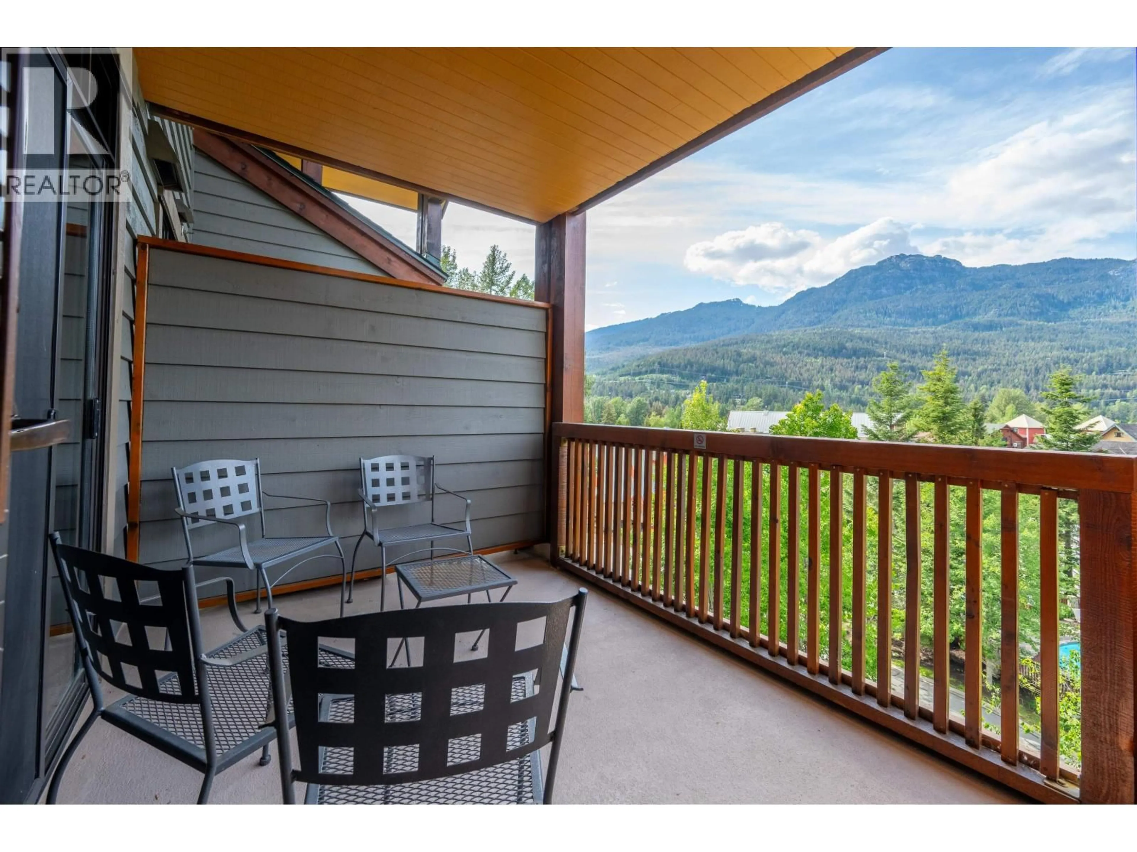Patio, mountain view for 524 - 2202 GONDOLA WAY, Whistler British Columbia V8E0M7