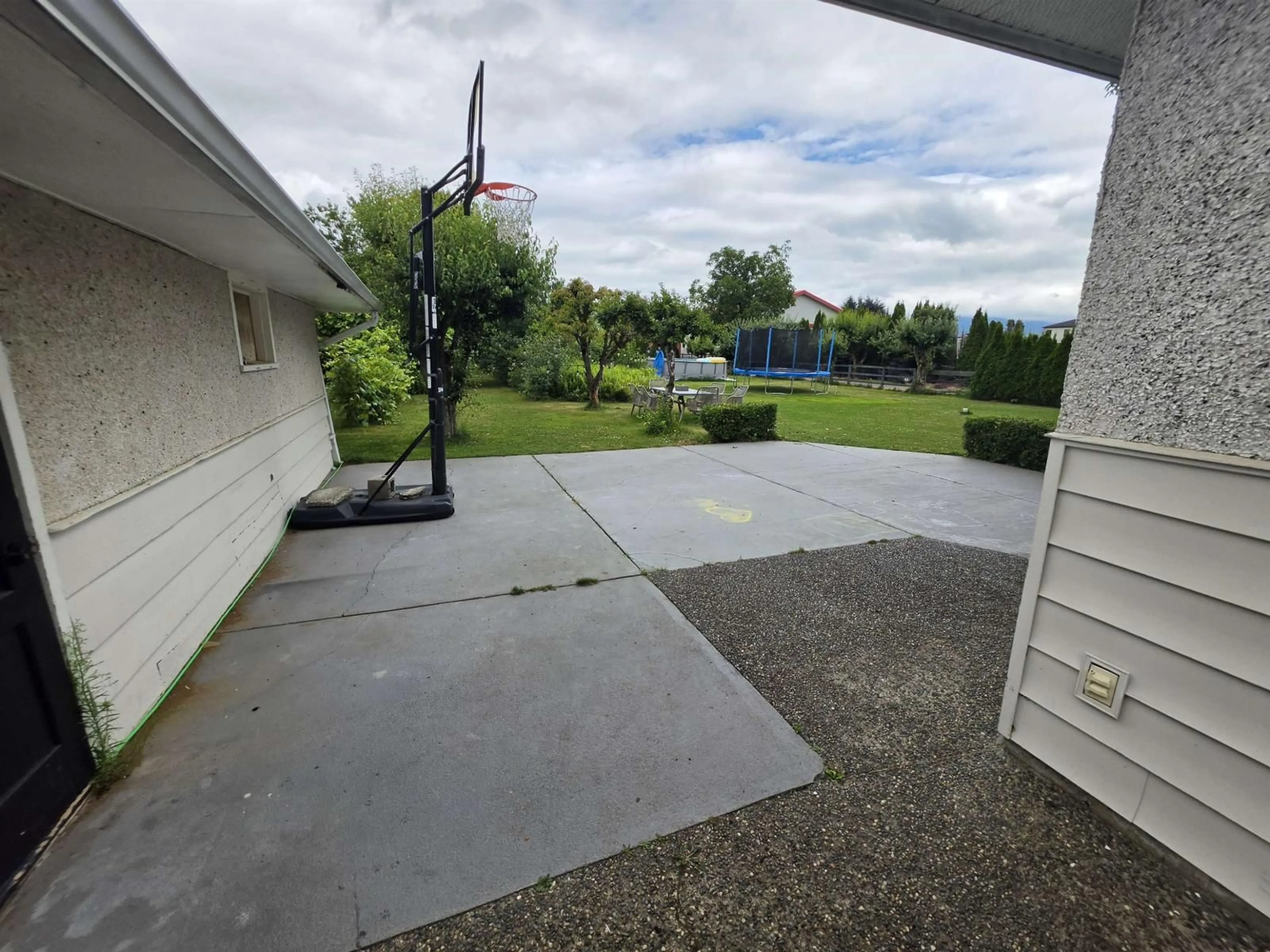 Unknown for 672 COLUMBIA STREET, Abbotsford British Columbia V2T5X6