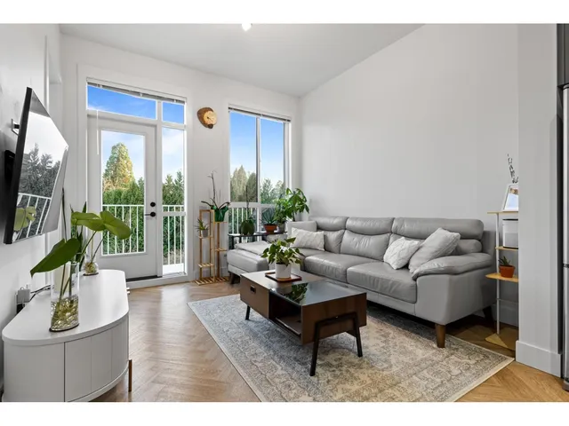 425 - 14968 101A AVENUE, Surrey 4