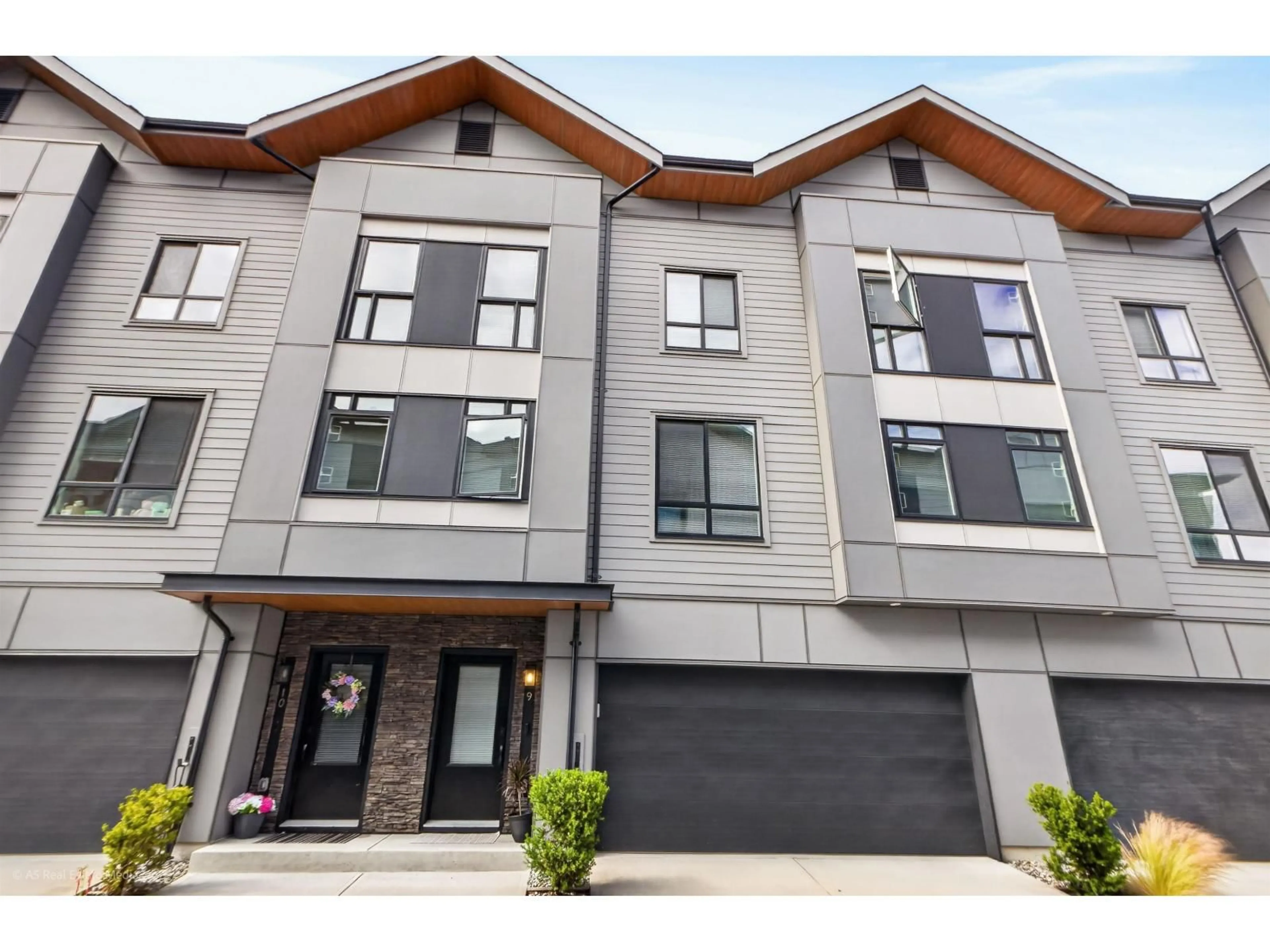 Unknown for 9 - 15151 EDMUND DRIVE, Surrey British Columbia V3S0B2