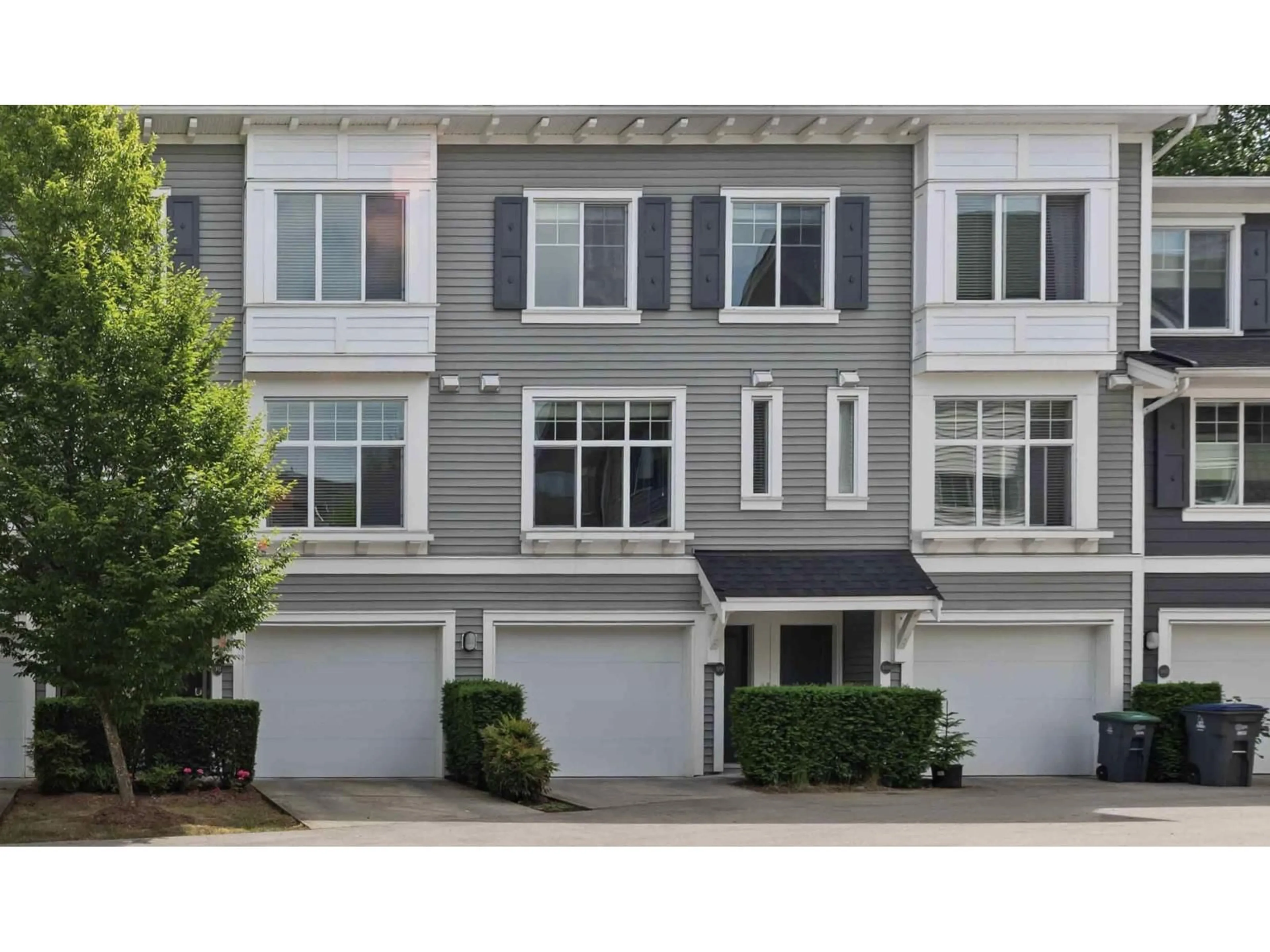 Home with vinyl exterior material, street for 99 - 15340 GUILDFORD DRIVE, Surrey British Columbia V3R0C9