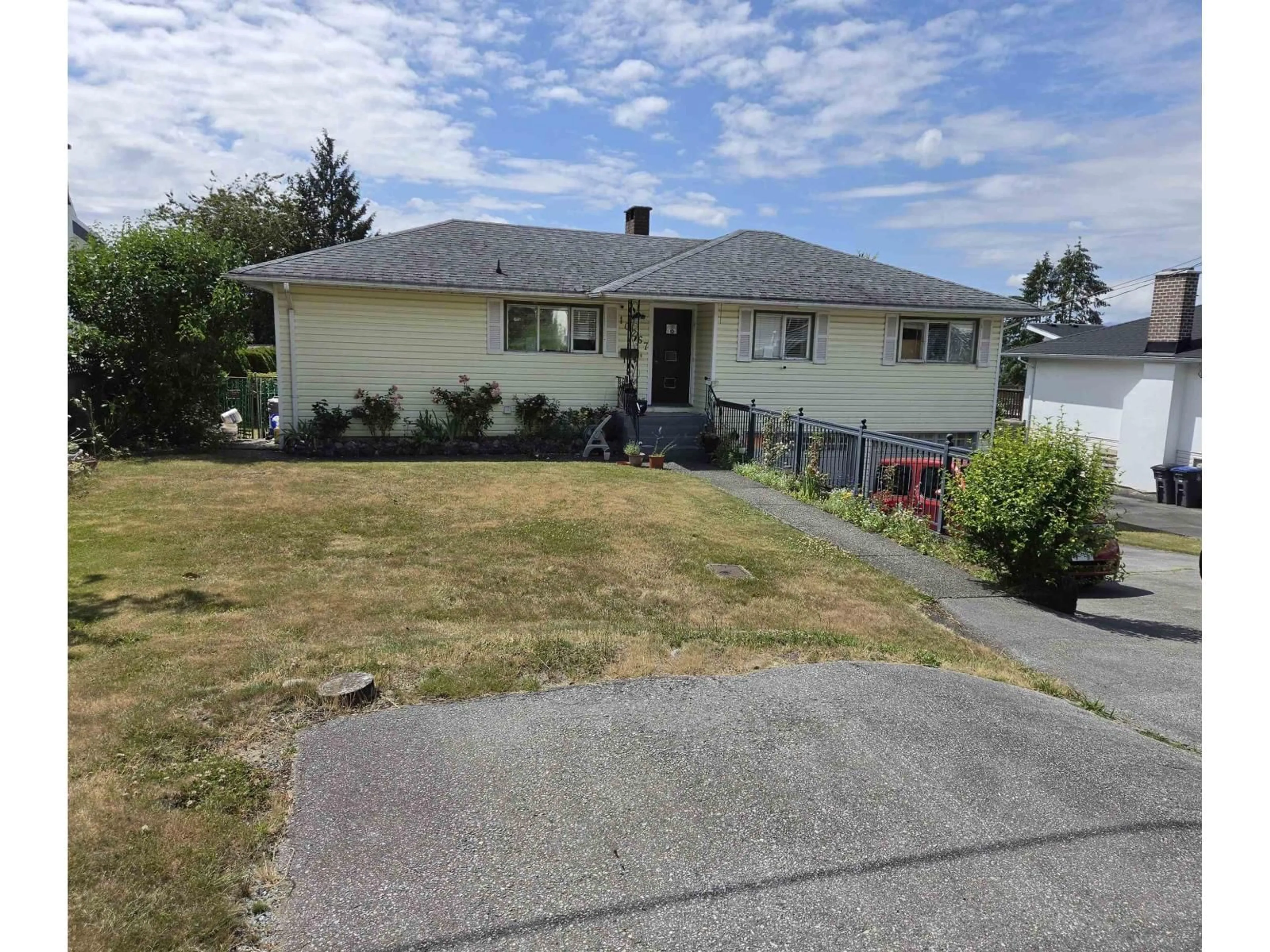 A pic from outside/outdoor area/front of a property/back of a property/a pic from drone, street for 10267 125 STREET, Surrey British Columbia V3V4Y5