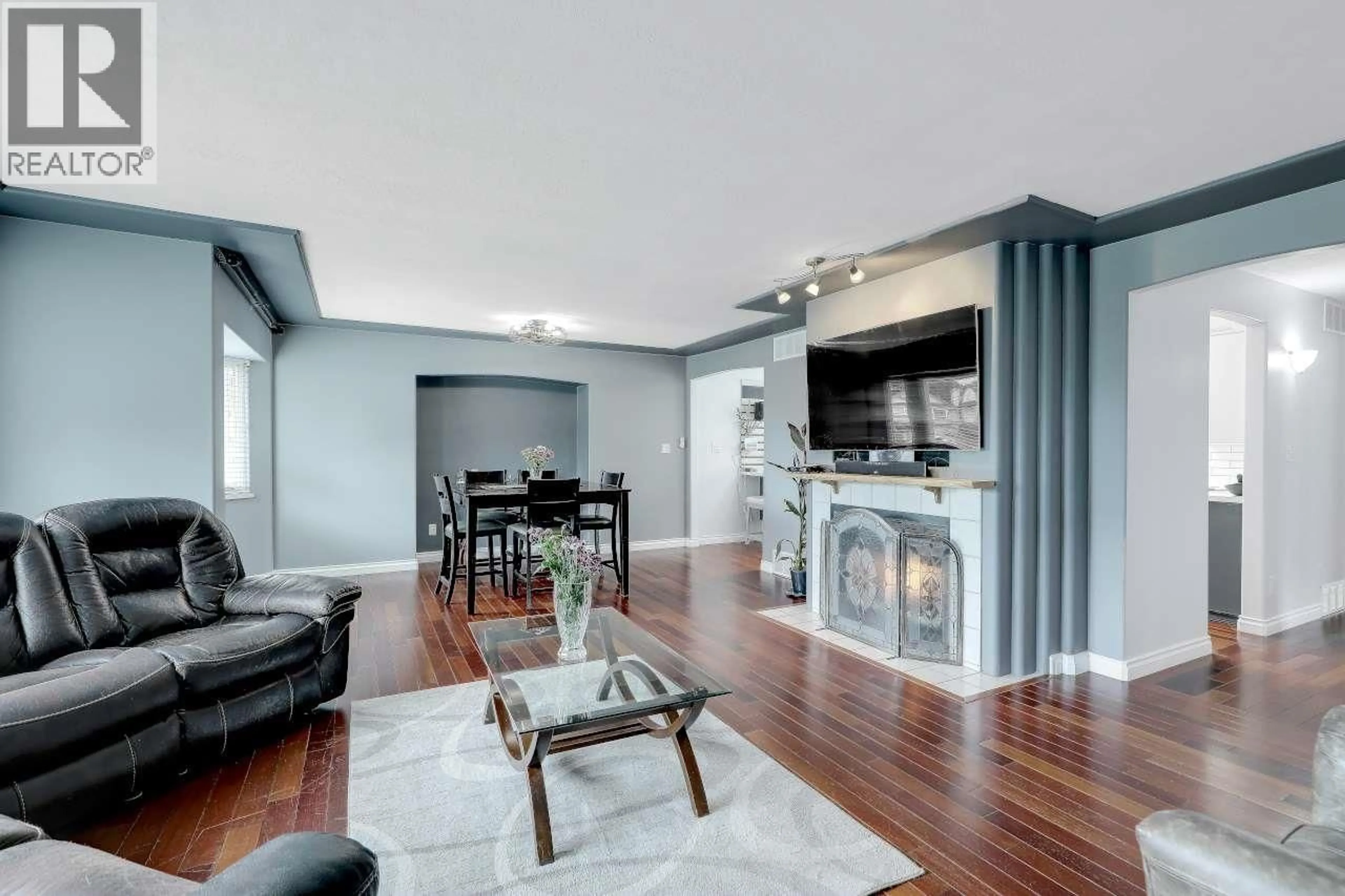 Living room with furniture, unknown for 20140 ASHLEY CRESCENT, Maple Ridge British Columbia V2X0P4
