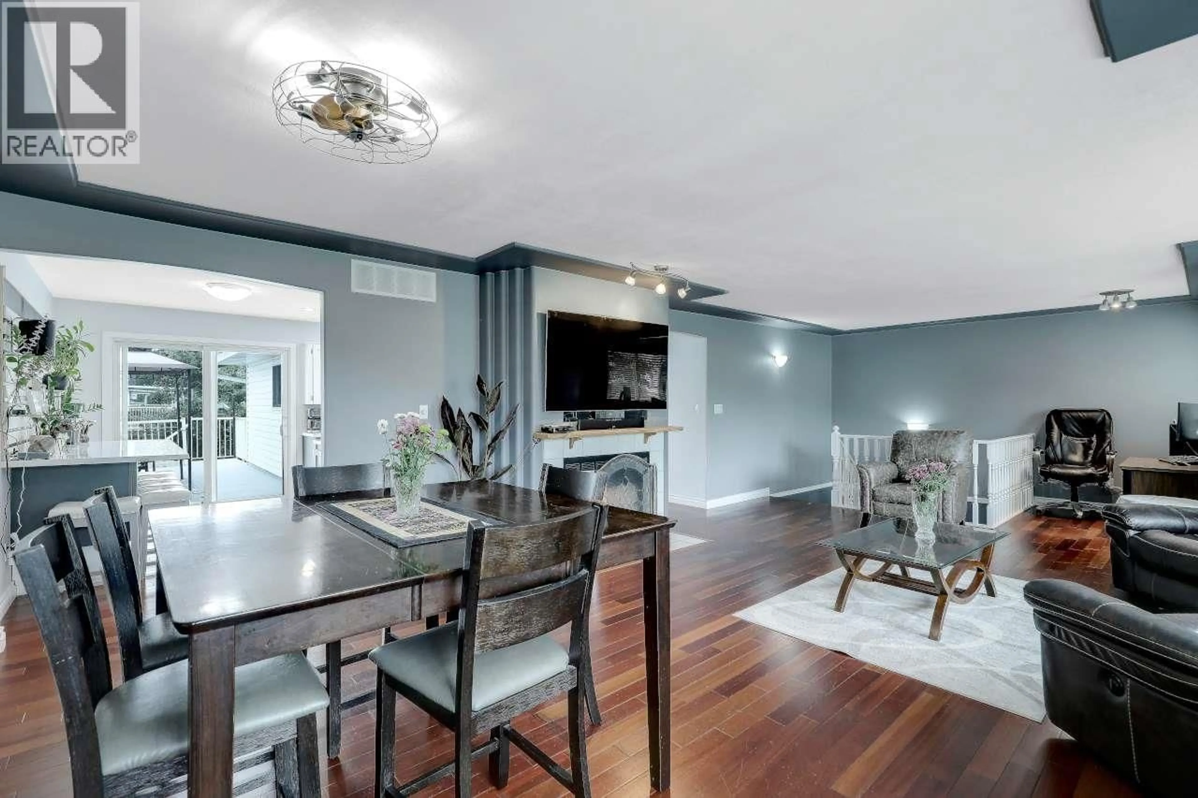 Dining room, wood/laminate floor for 20140 ASHLEY CRESCENT, Maple Ridge British Columbia V2X0P4