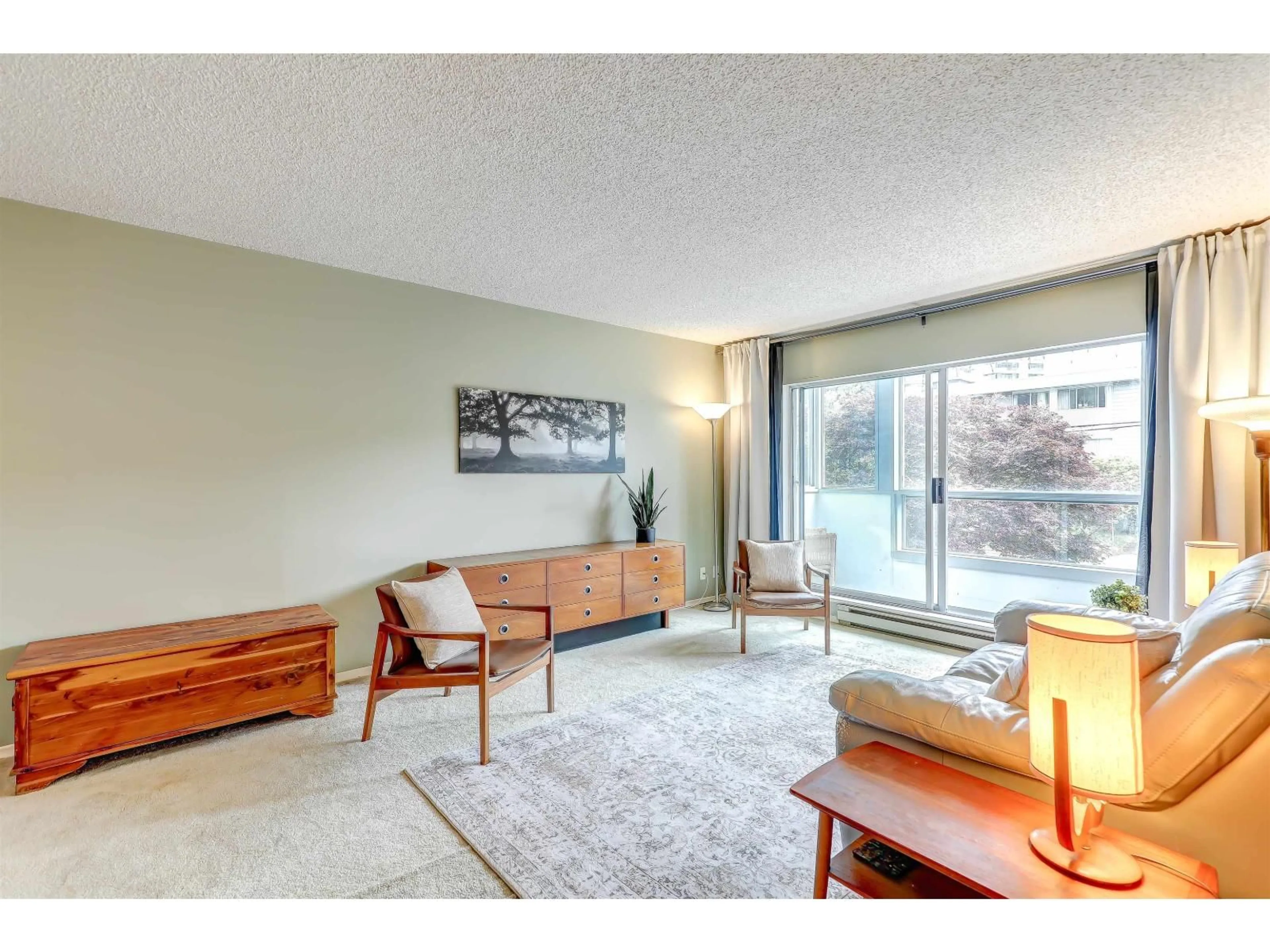 Living room with furniture, unknown for 206 - 1473 BLACKWOOD STREET, White Rock British Columbia V4B3V6