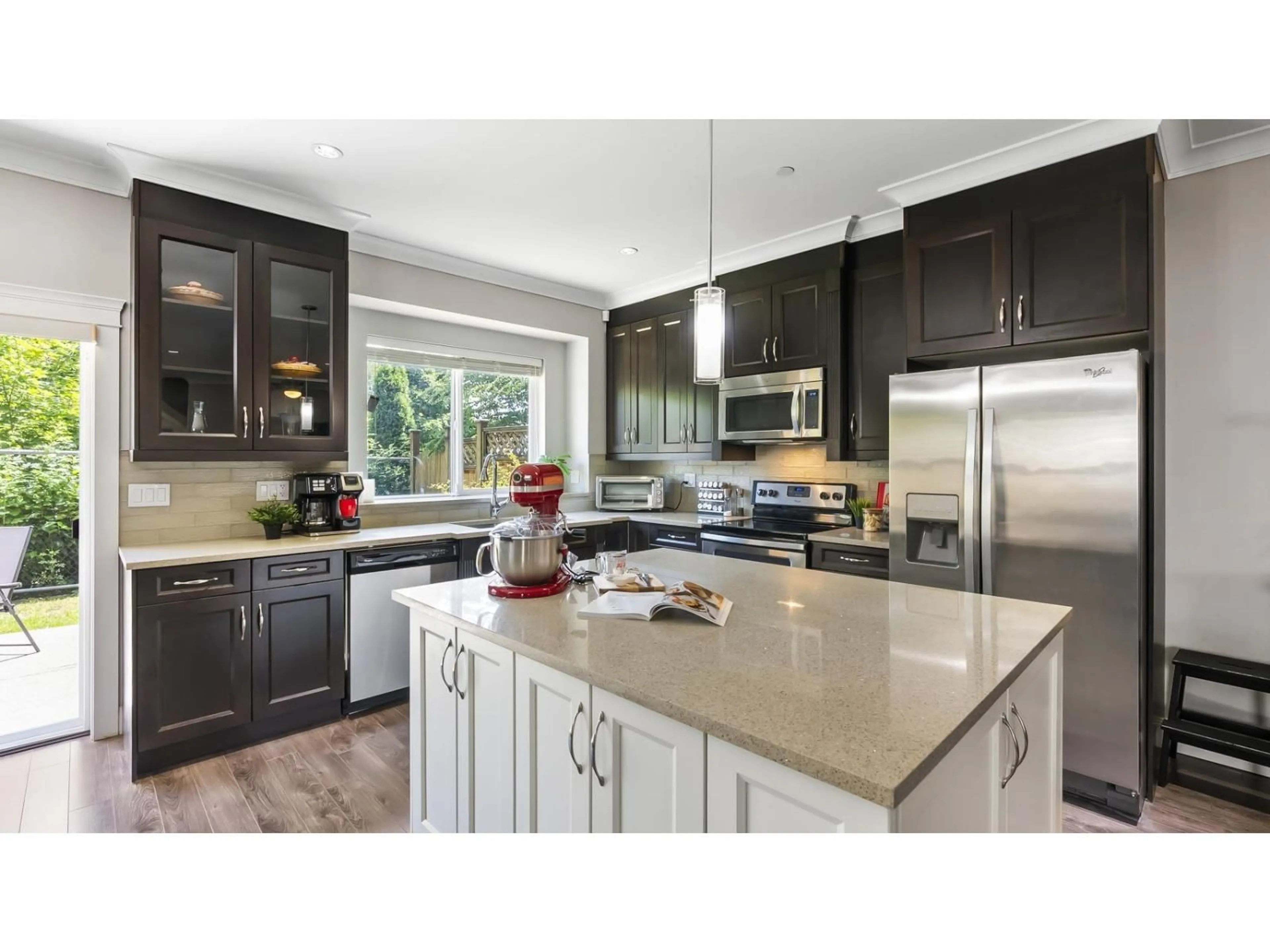Contemporary kitchen, unknown for 3 - 19938 70TH AVENUE, Langley British Columbia V2Y3C6