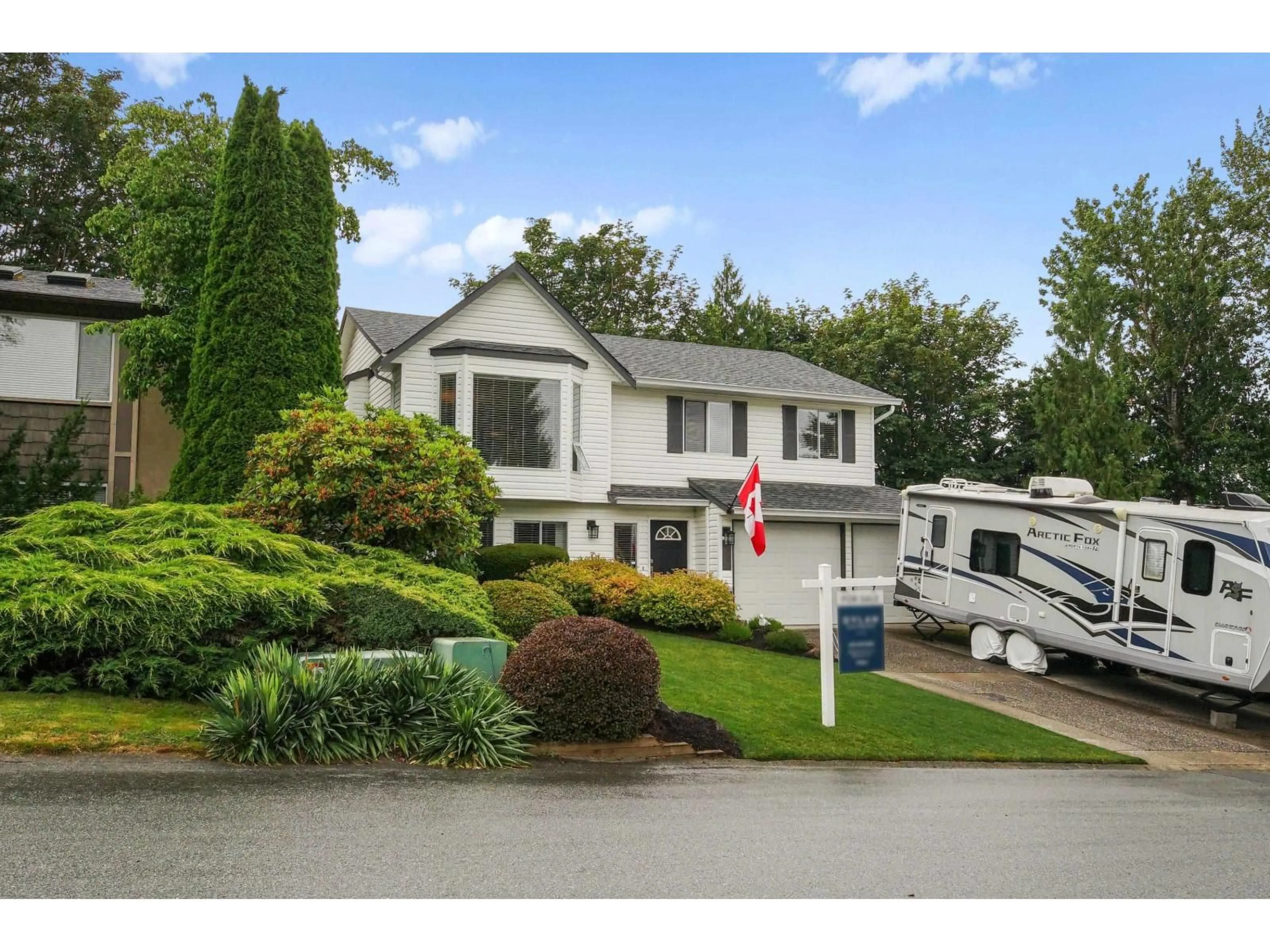 A pic from outside/outdoor area/front of a property/back of a property/a pic from drone, street for 3669 BULKLEY STREET, Abbotsford British Columbia V2S7H3