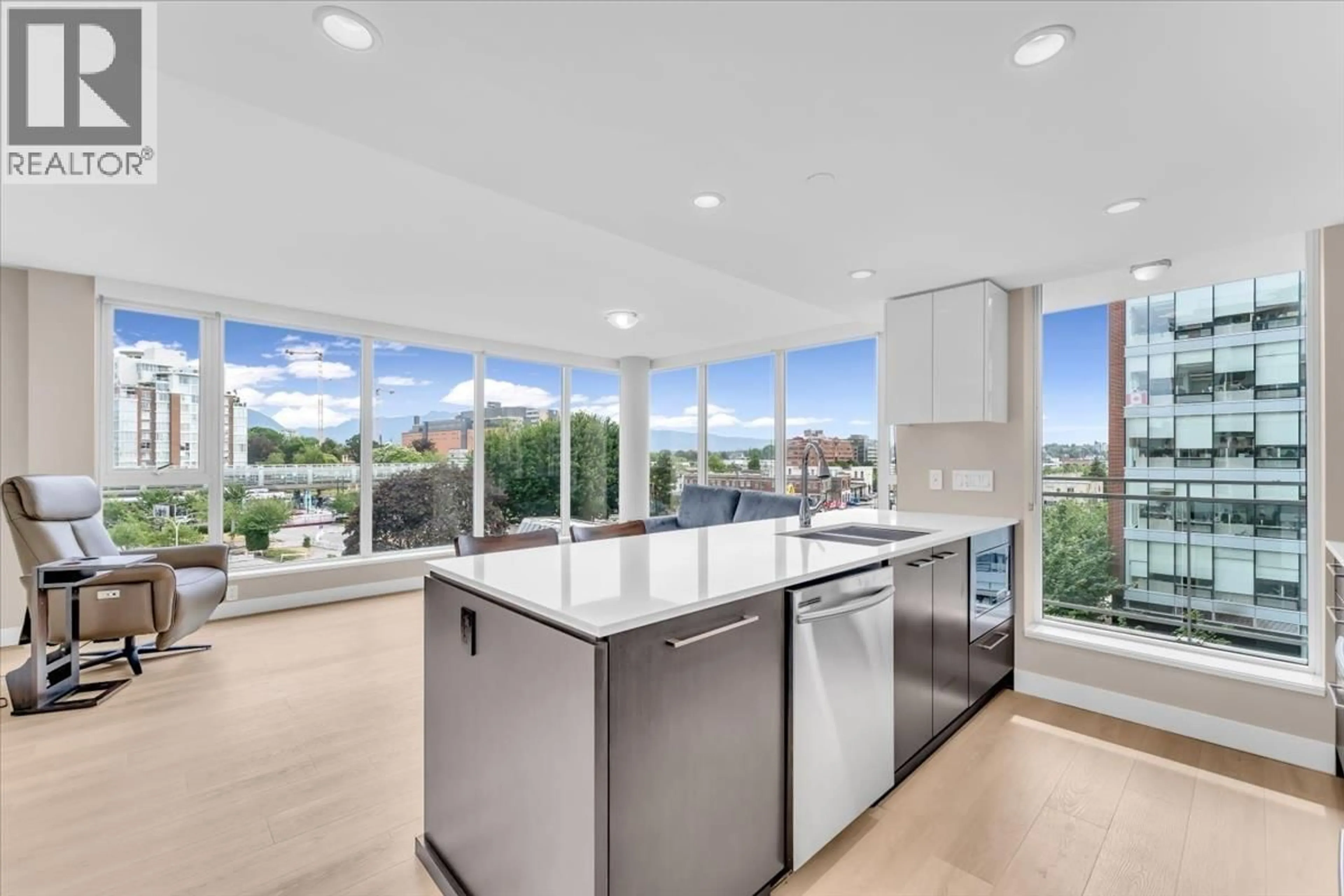 Open concept kitchen, unknown for 713 - 1618 QUEBEC STREET, Vancouver British Columbia V6A0C5