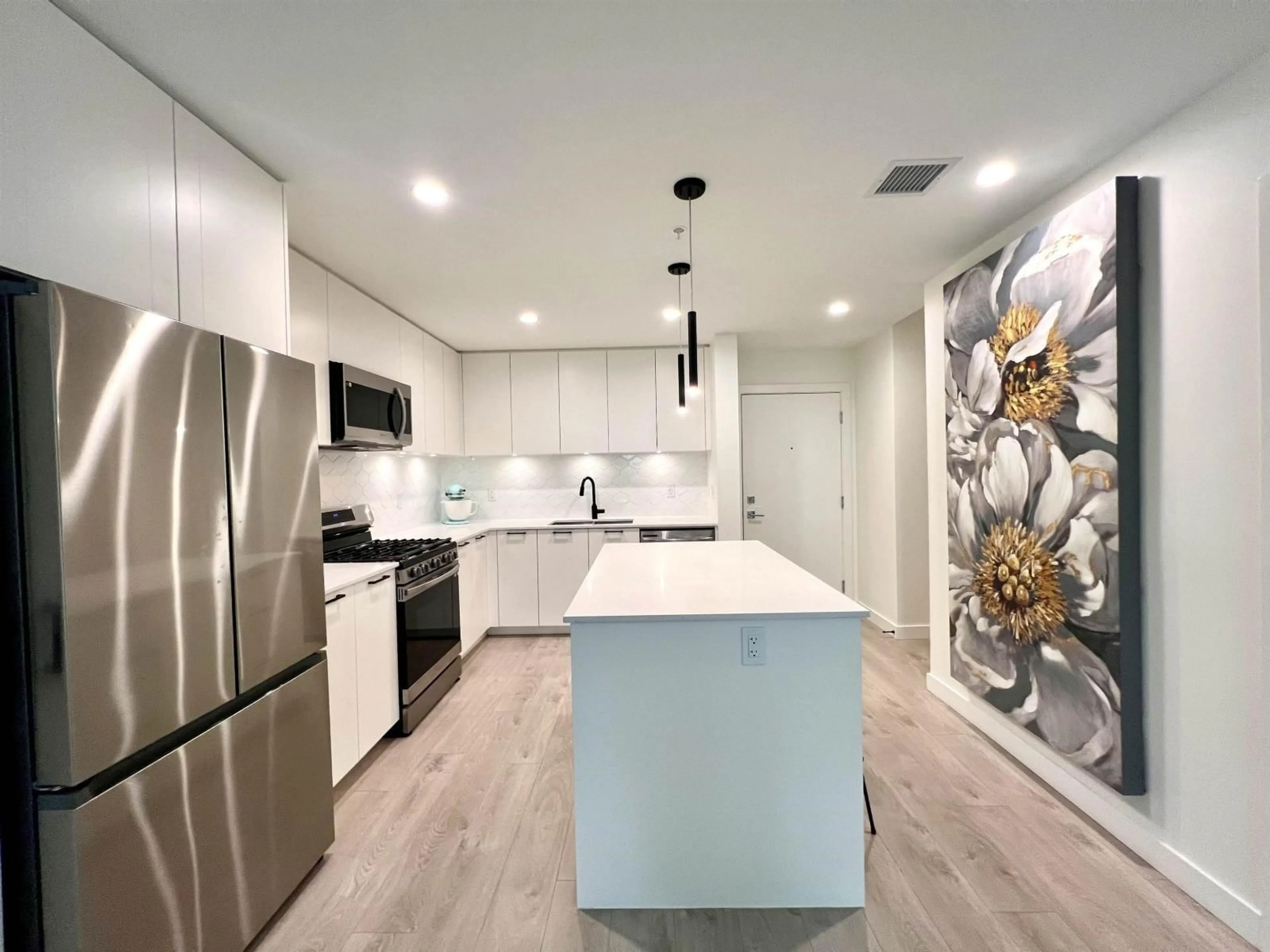 Contemporary kitchen, ceramic/tile floor for 105 - 8380 200A STREET, Langley British Columbia V2Y3S5