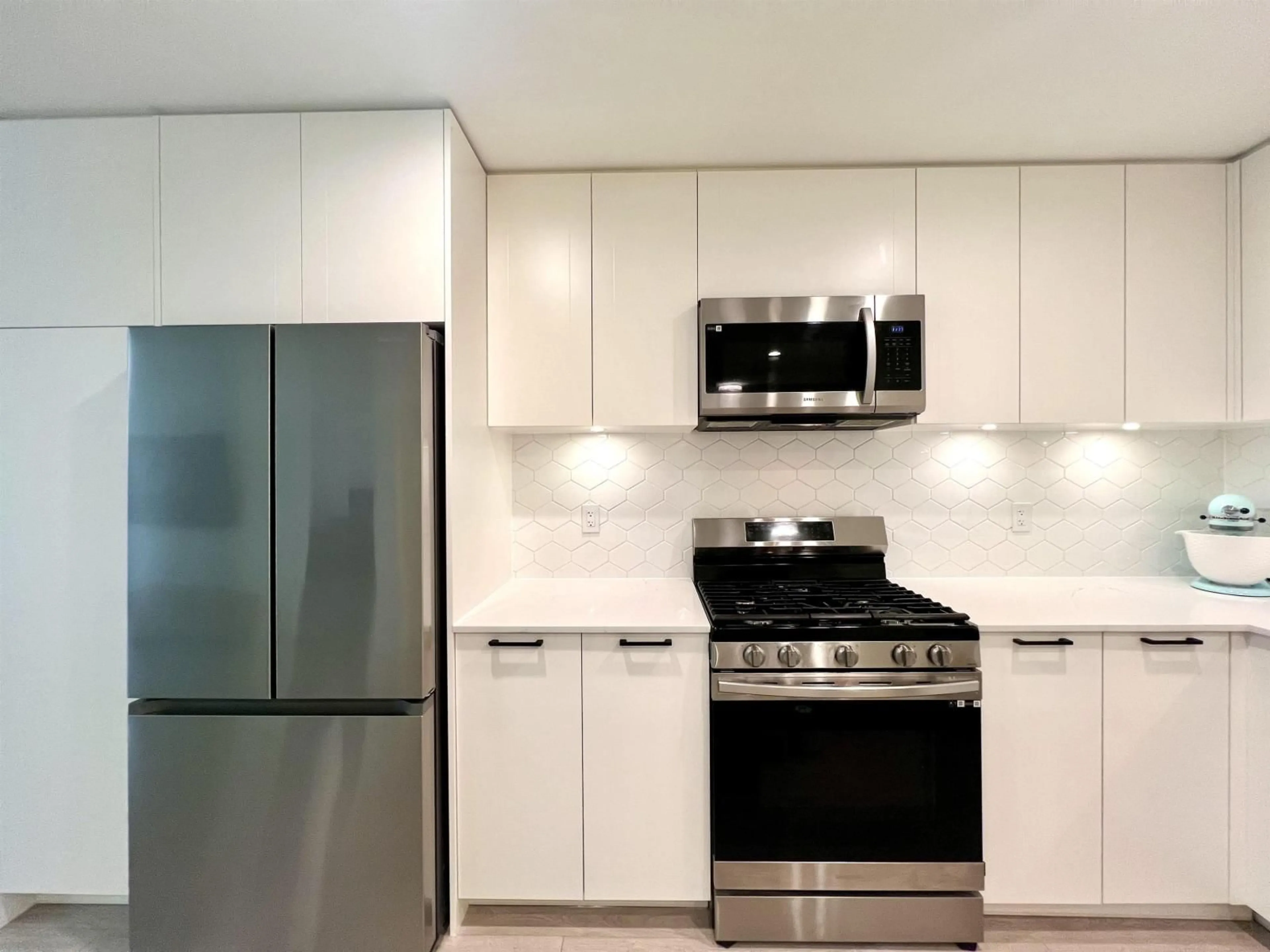 Standard kitchen, ceramic/tile floor for 105 - 8380 200A STREET, Langley British Columbia V2Y3S5