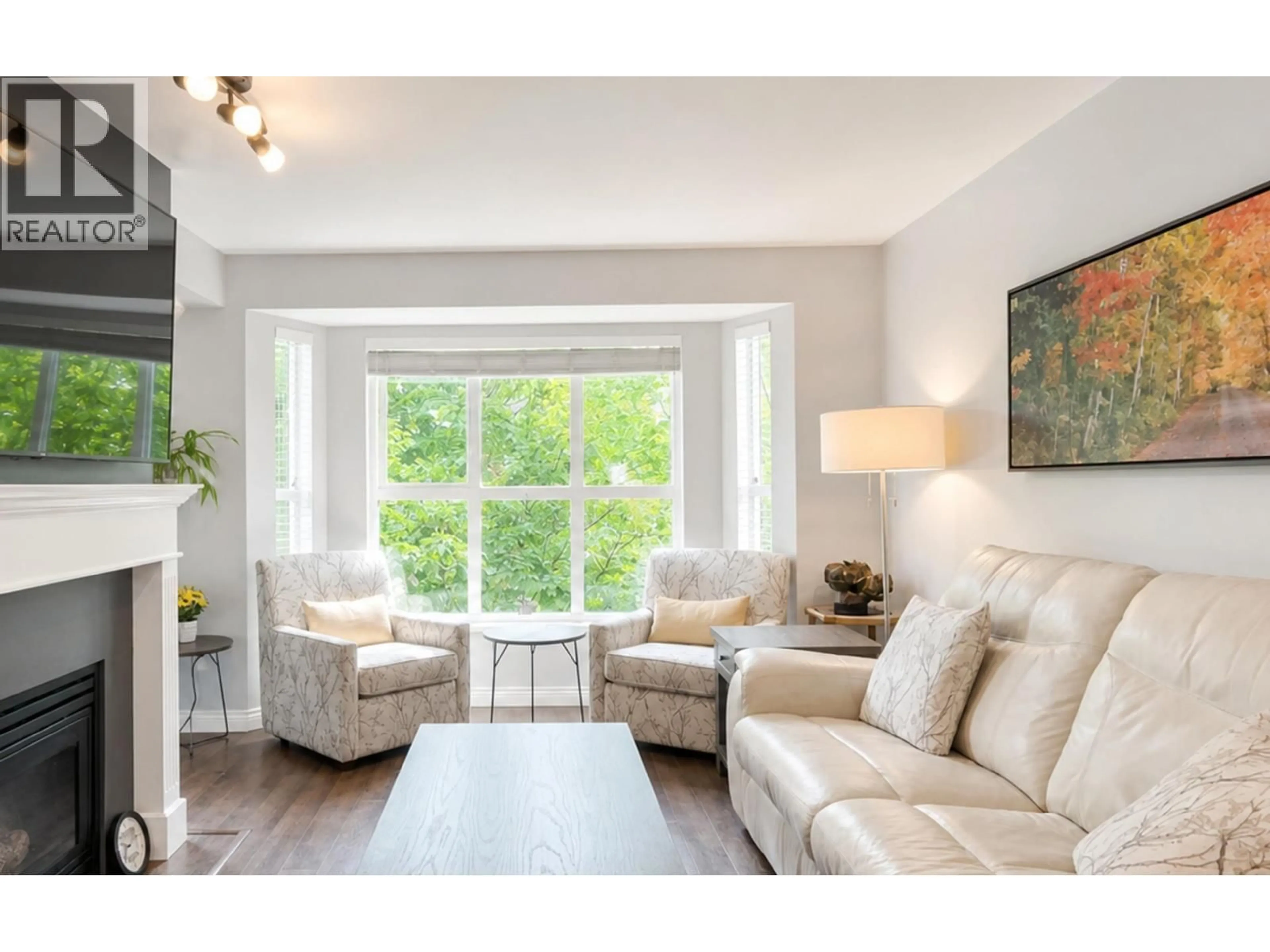 Living room with furniture, unknown for 306 - 2393 WELCHER AVENUE, Port Coquitlam British Columbia V3C1X6