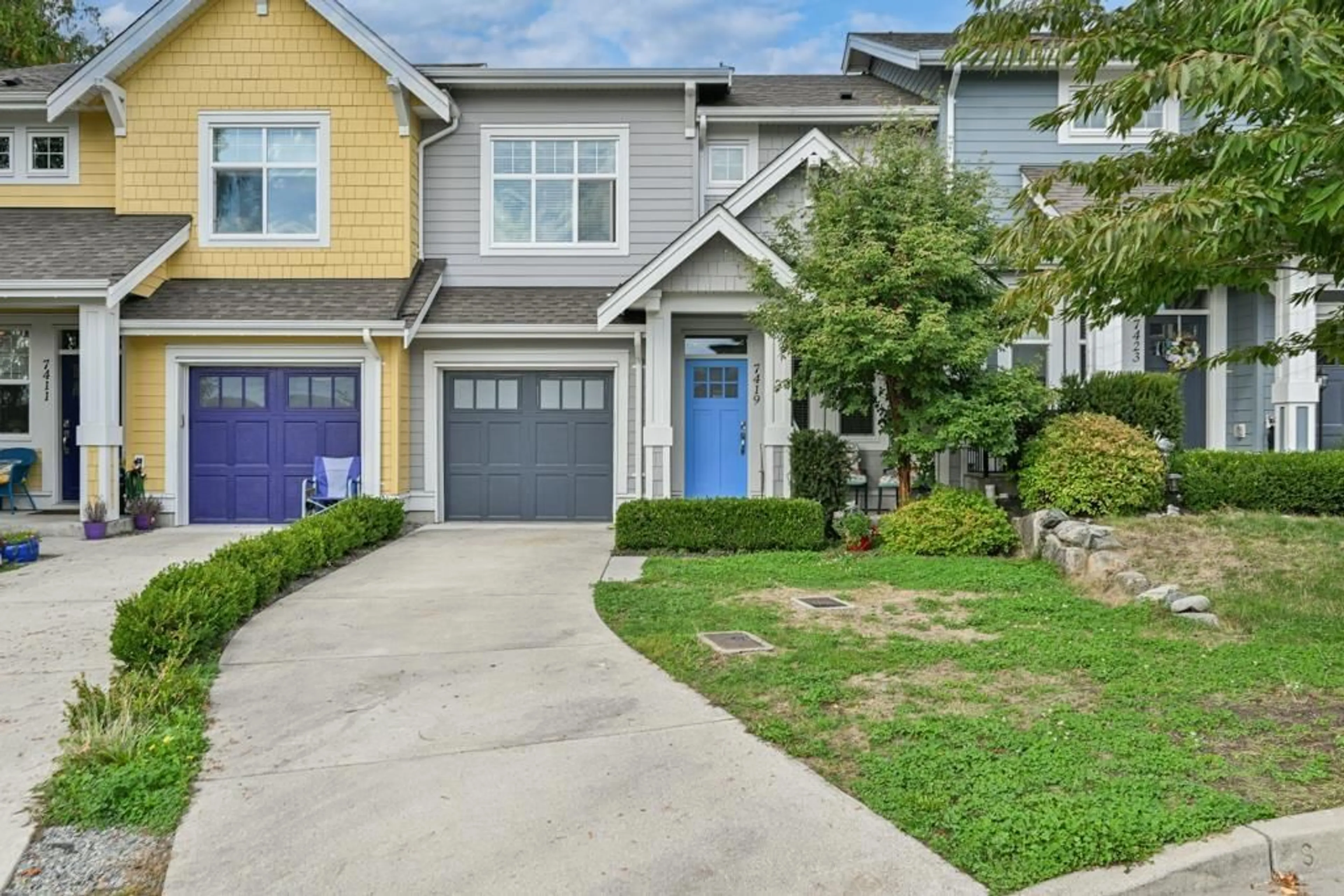 Home with vinyl exterior material, street for 7419 PRESTON BOULEVARD, Mission British Columbia V2V0G4