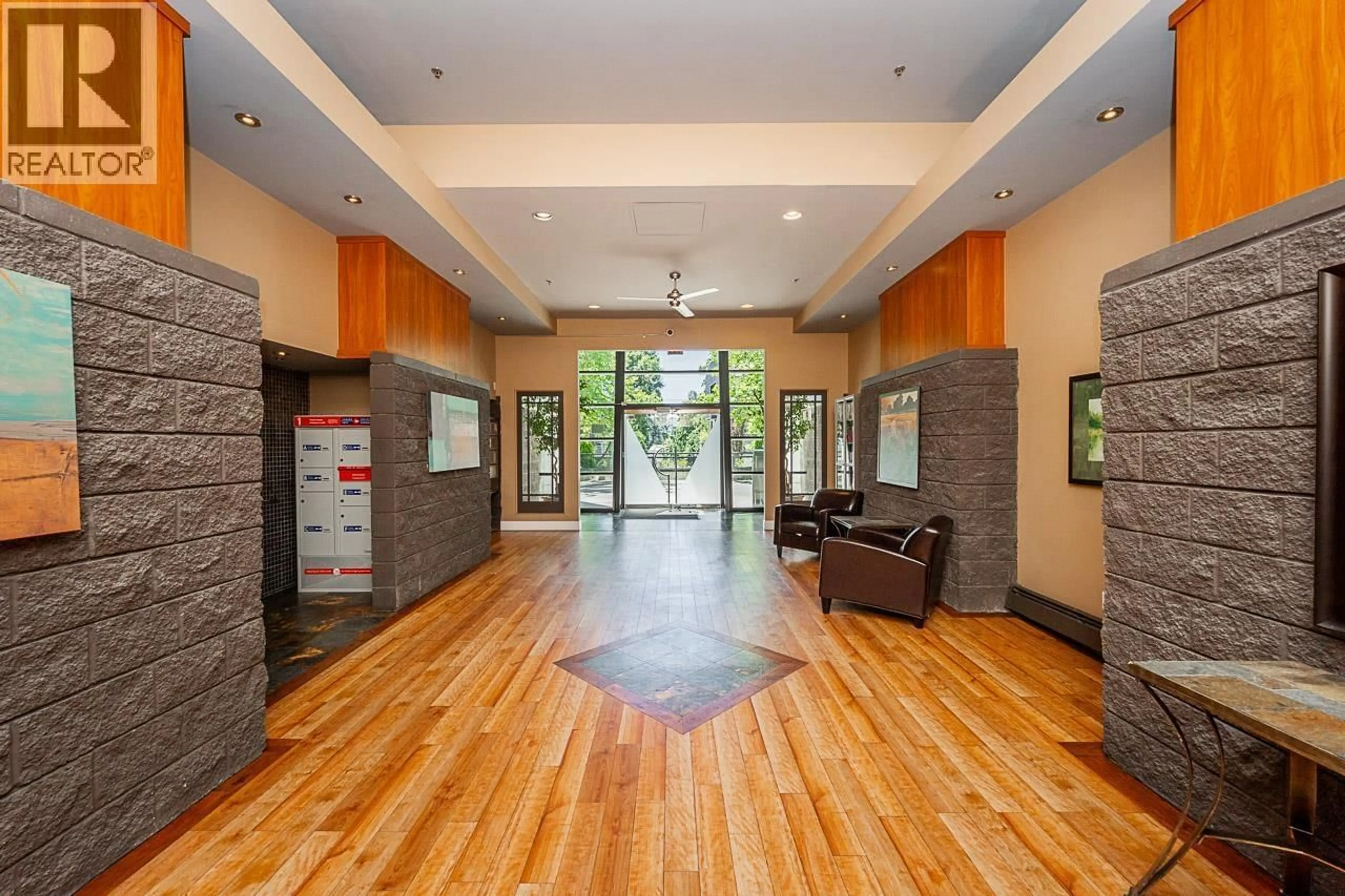 Indoor foyer for 1403 - 3061 KENT AVENUE NORTH, Vancouver British Columbia V5S4P5