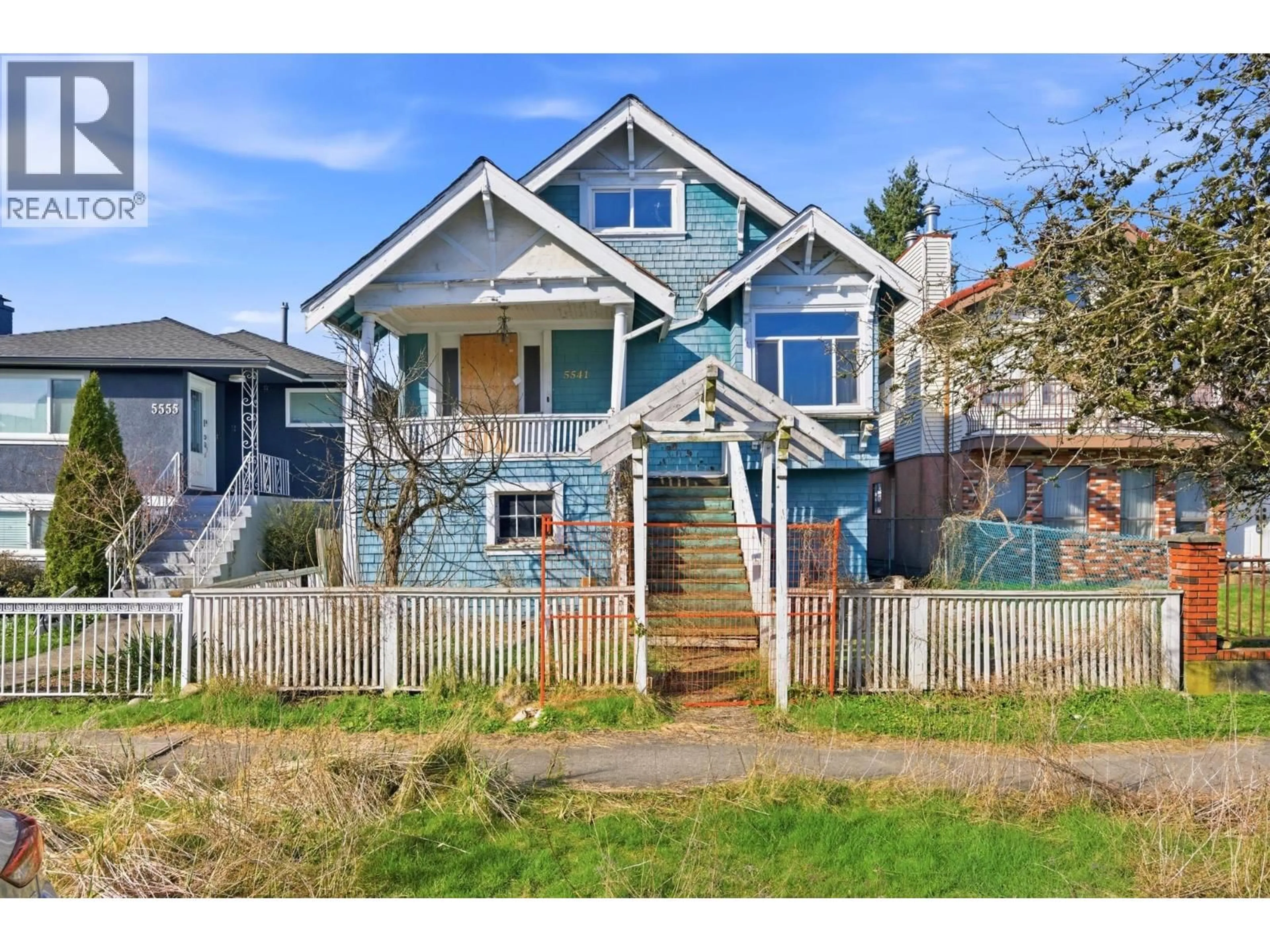 Home with vinyl exterior material, street for 5541 LANARK STREET, Vancouver British Columbia V5P2Y2