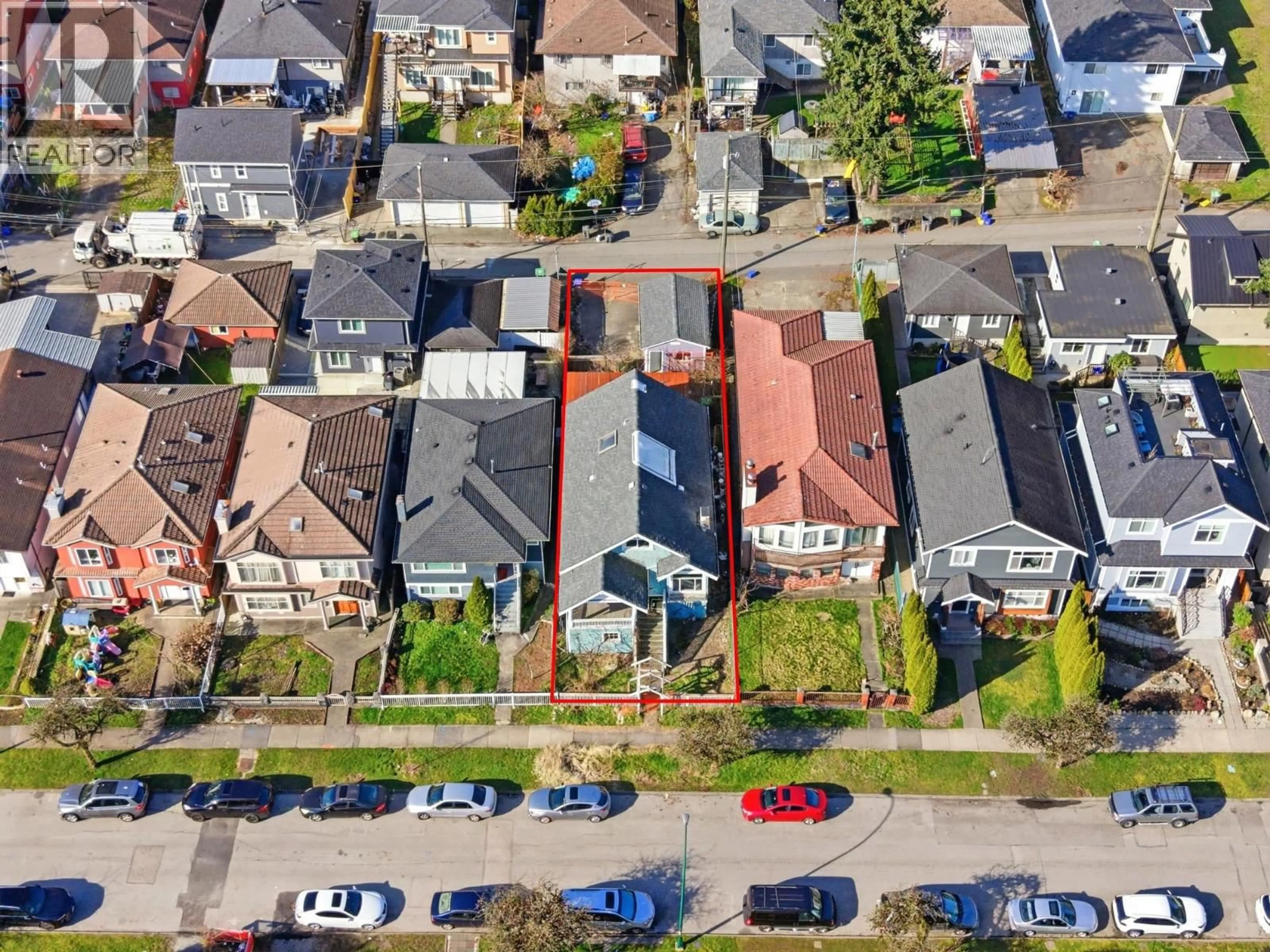 A pic from outside/outdoor area/front of a property/back of a property/a pic from drone, street for 5541 LANARK STREET, Vancouver British Columbia V5P2Y2