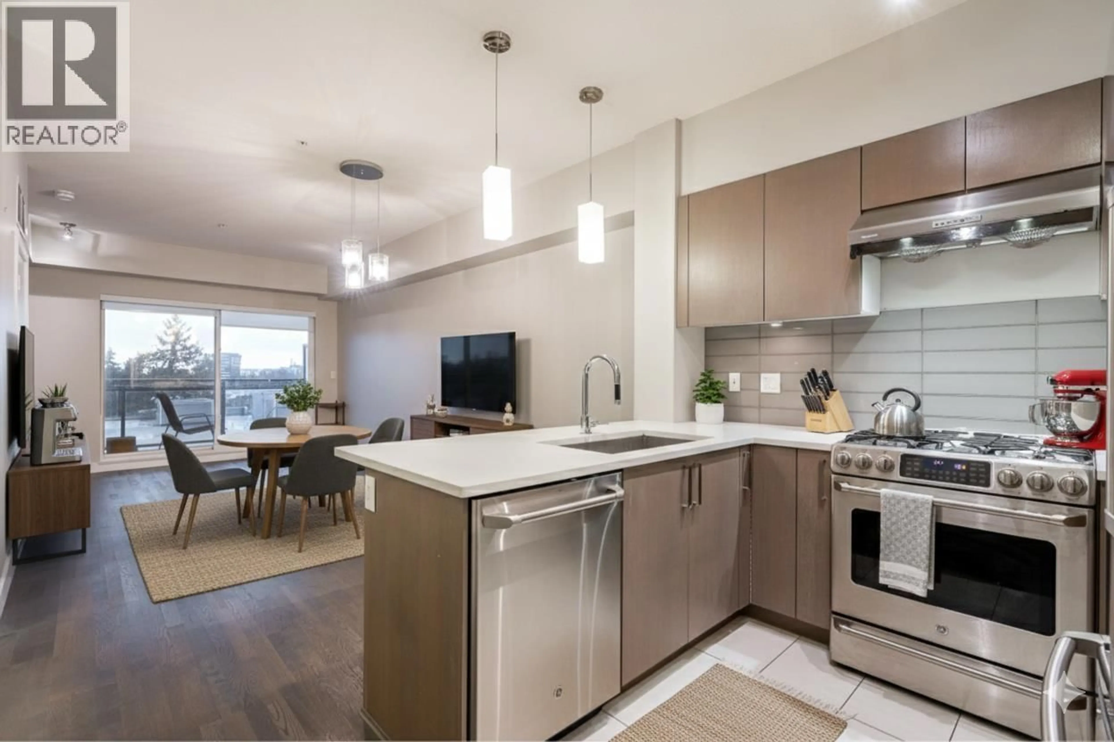 Open concept kitchen, unknown for 703 - 10033 RIVER DRIVE, Richmond British Columbia V6X0L1