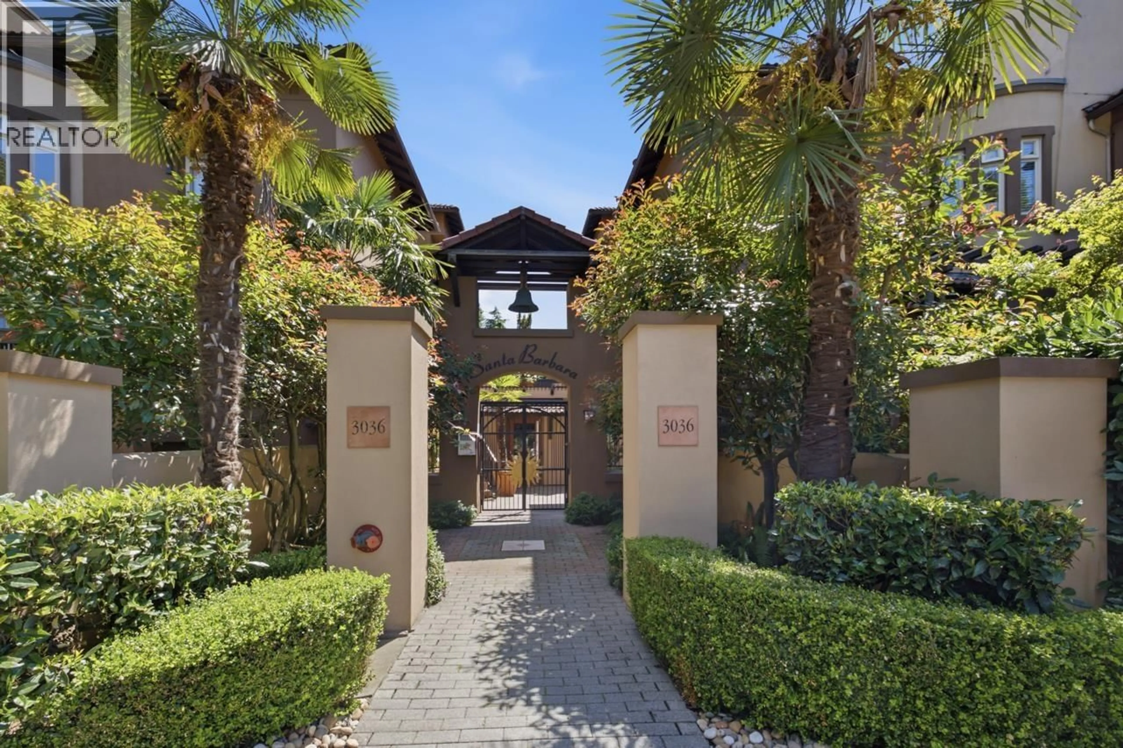 Indoor foyer for 3018 4TH AVENUE, Vancouver British Columbia V6K1L4