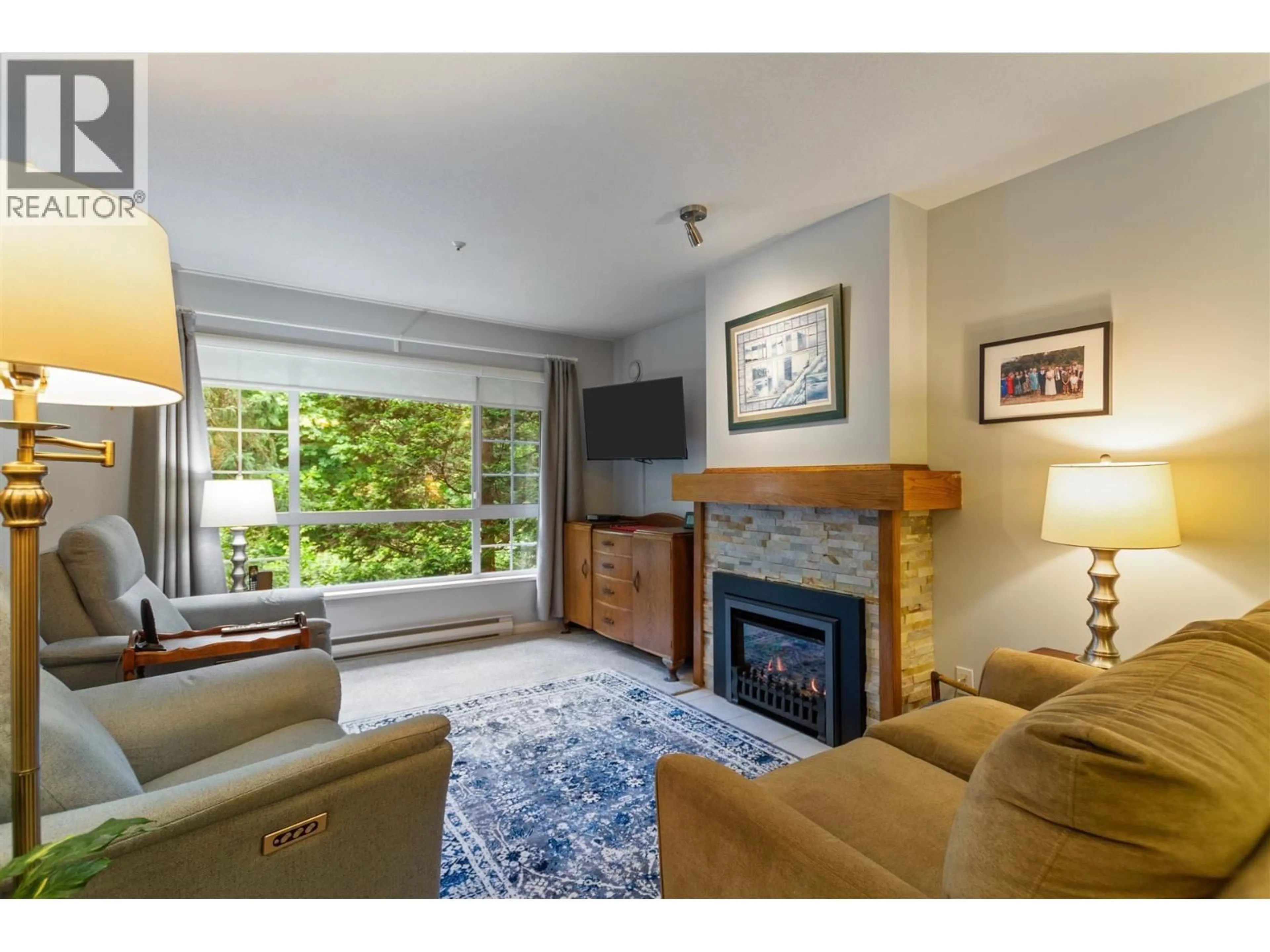Living room with furniture, unknown for 204 - 1242 TOWN CENTRE BOULEVARD, Coquitlam British Columbia V3B7R6
