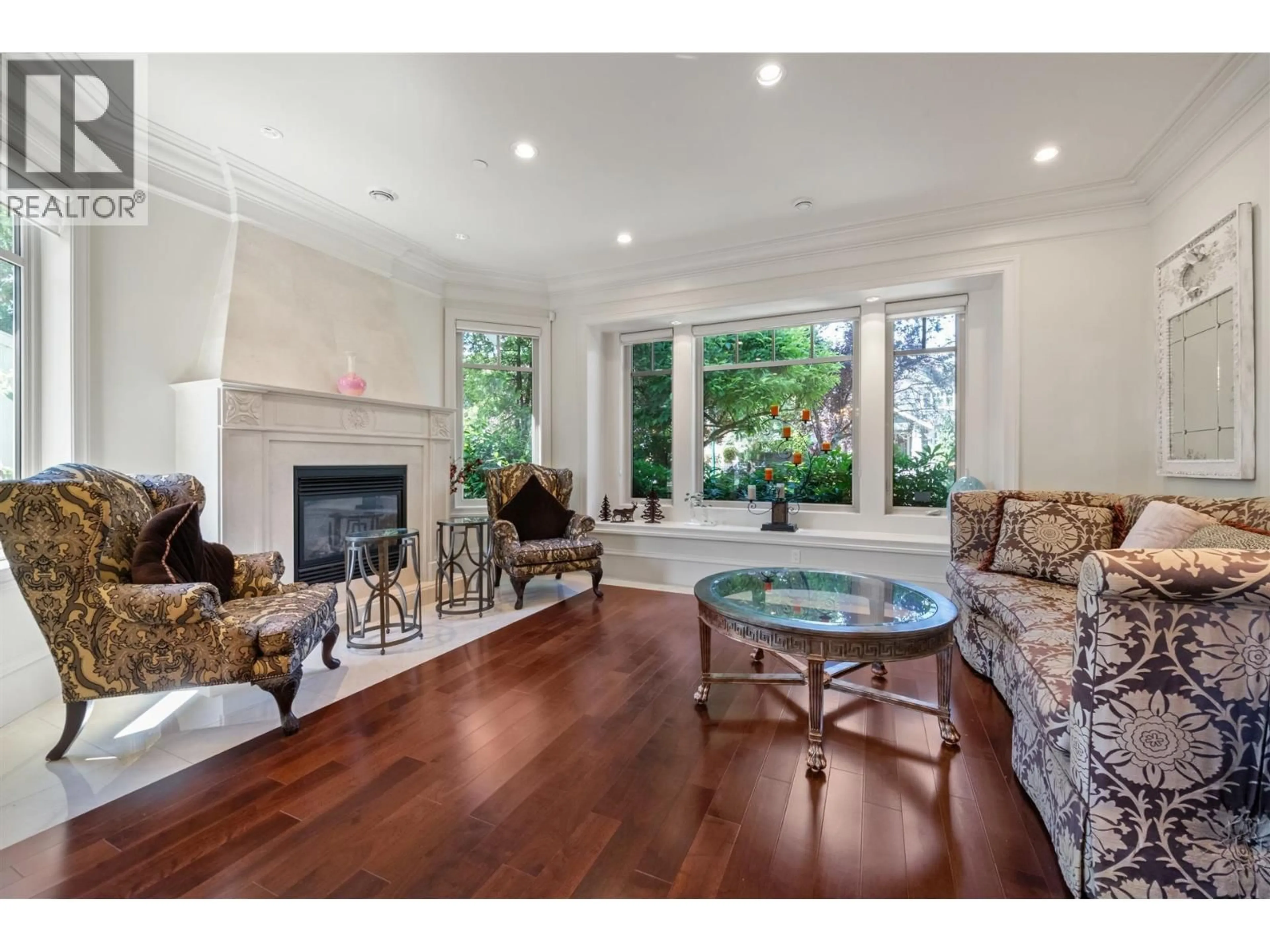 Living room with furniture, wood/laminate floor for 1268 40TH AVENUE, Vancouver British Columbia V6M1V4